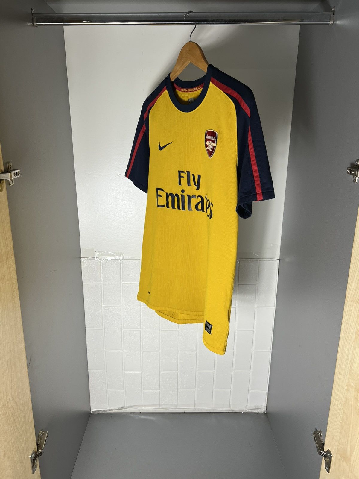 Nike VINTAGE NIKE FC ARSENAL LONDON ENGLAND SOCCER JERSEY RETRO Size US M / EU 48-50 / 2 - 12 Thumbnail