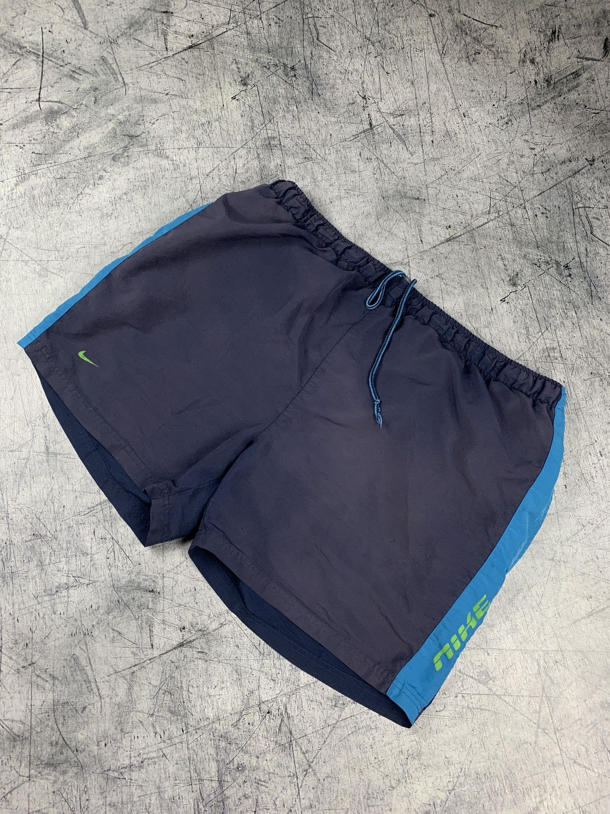 Nike Iconic Vintage Nike Big Logo Swim Shorts Faded Y2K Size XXL Size US 38 / EU 54 - 1 Thumbnail