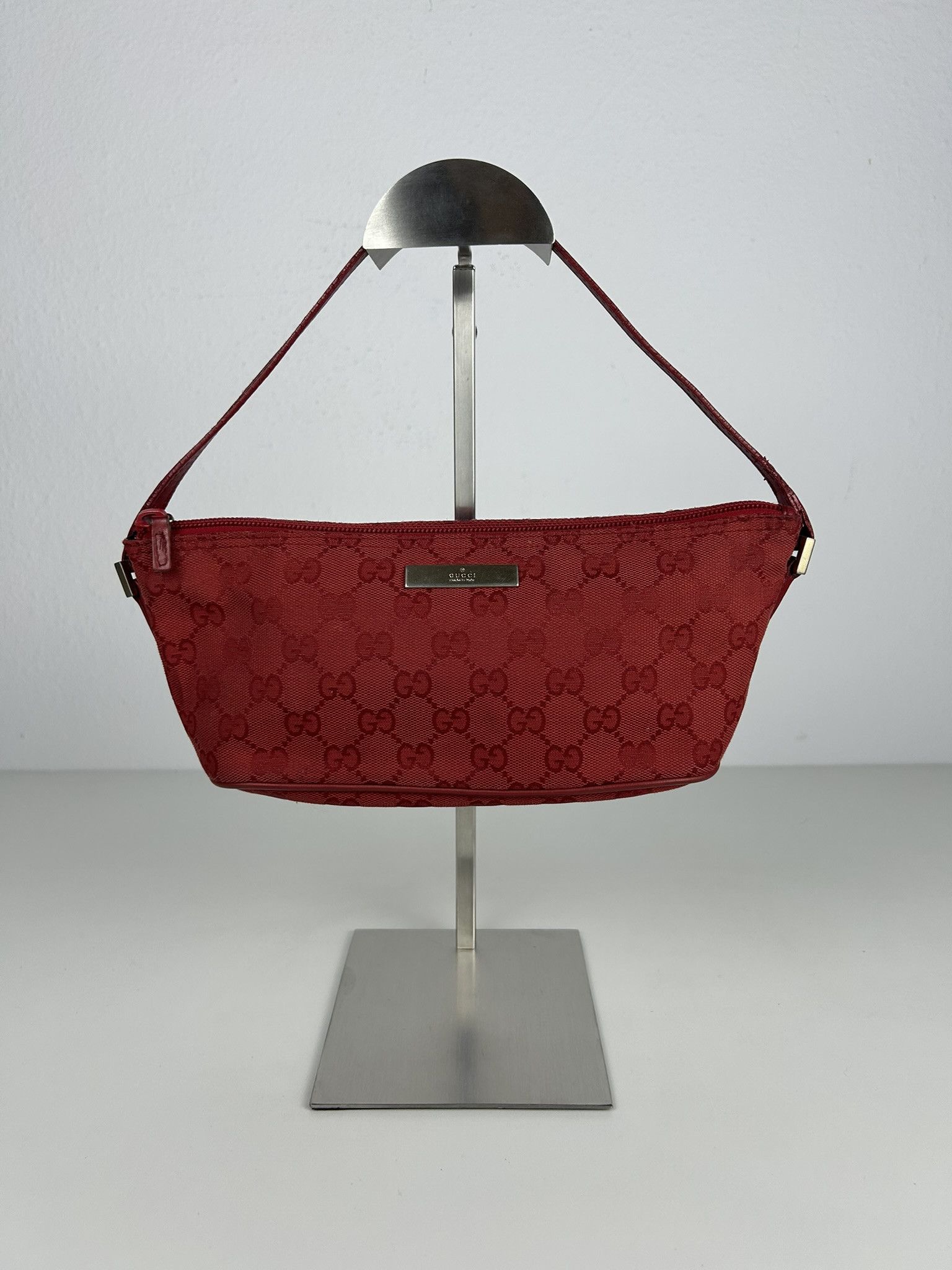 Gucci Vintage y2k gucci monogram canvas boat bag pochette Size ONE SIZE - 1 Thumbnail