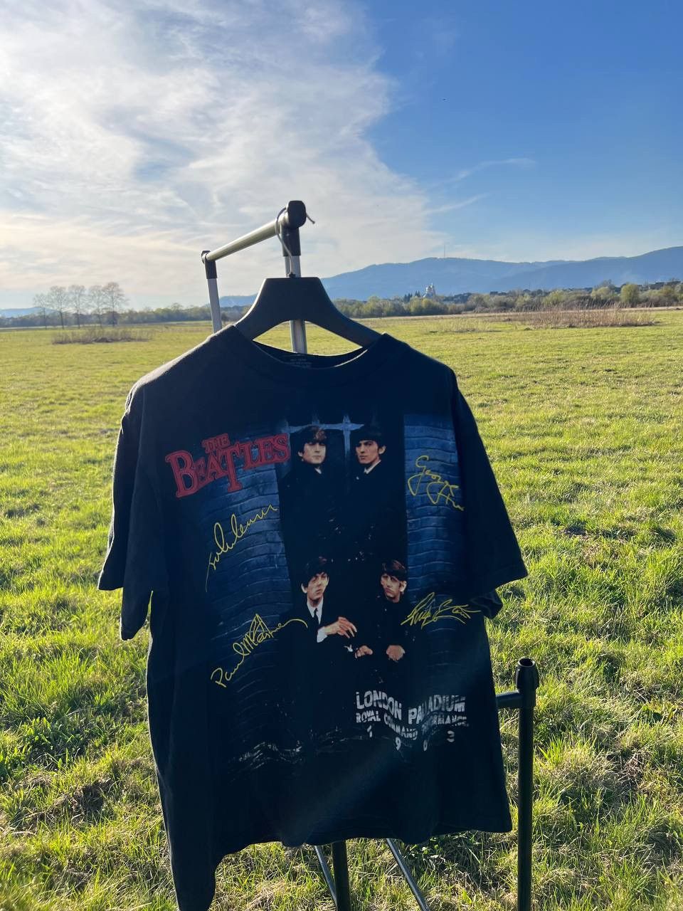 image of Band Tees x Rock Band Vintage T-Shirt The Beatles London Palladium Big Logo in Black (Size Large)