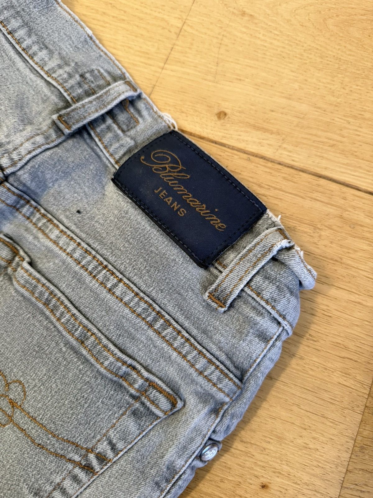 Blumarine Blumarine flared jeans Size 25" / US 0 / IT 36 - 3 Thumbnail