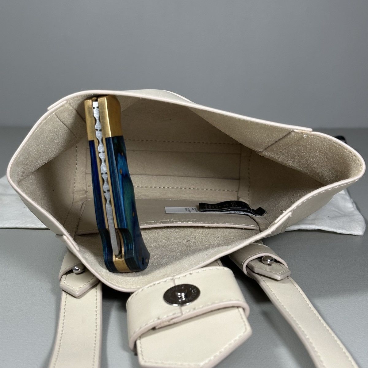 Banana Republic Banana Republic Factory Leather Mini Tab Crossbody EUC Bag Size ONE SIZE - 6 Thumbnail
