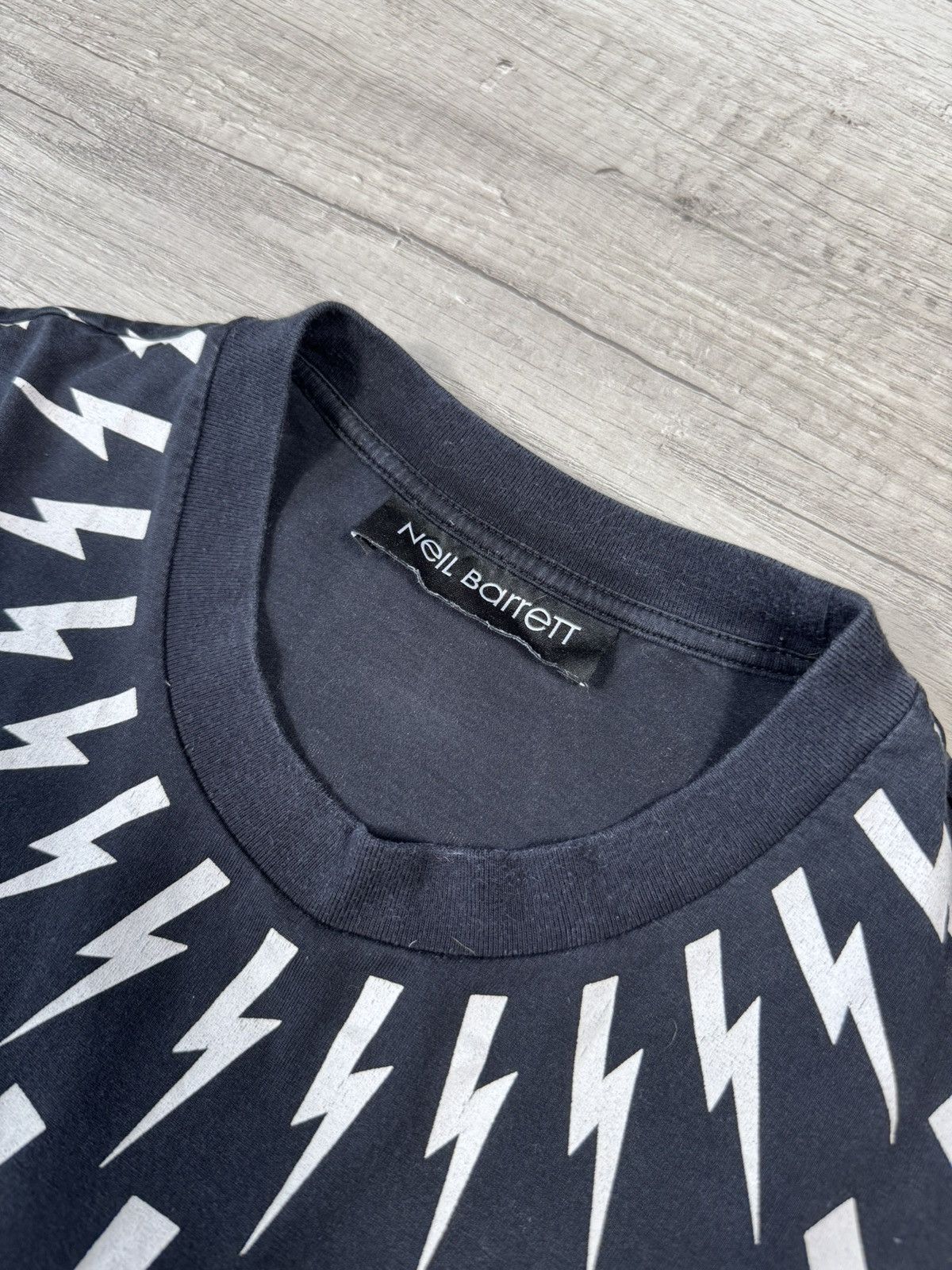 Neil Barrett Neil Barrett Thunderbolt Faded T-Shirt Size US L / EU 52-54 / 3 - 7 Thumbnail
