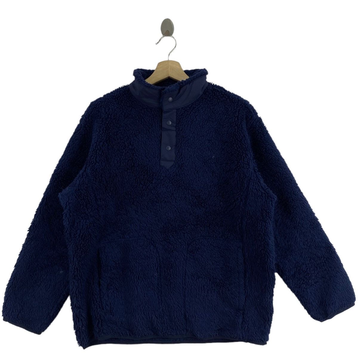WHITE MOUNTAINEERING x UNIQLO Sherpa Fleece Navy Sweatshirt