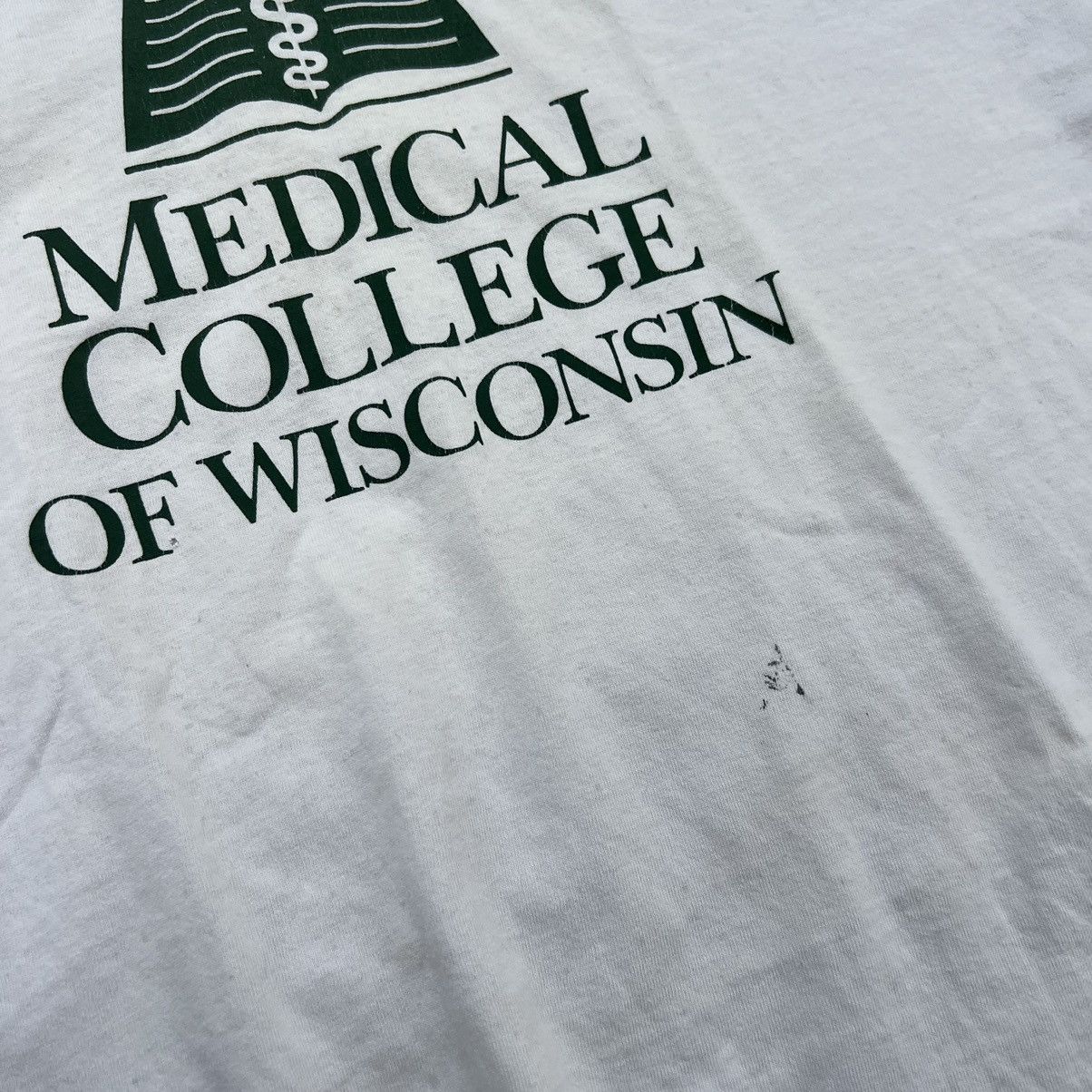 Japanese Brand Vintage 90s Medical College Print Graphic Tee Size US XL / EU 56 / 4 - 5 Thumbnail