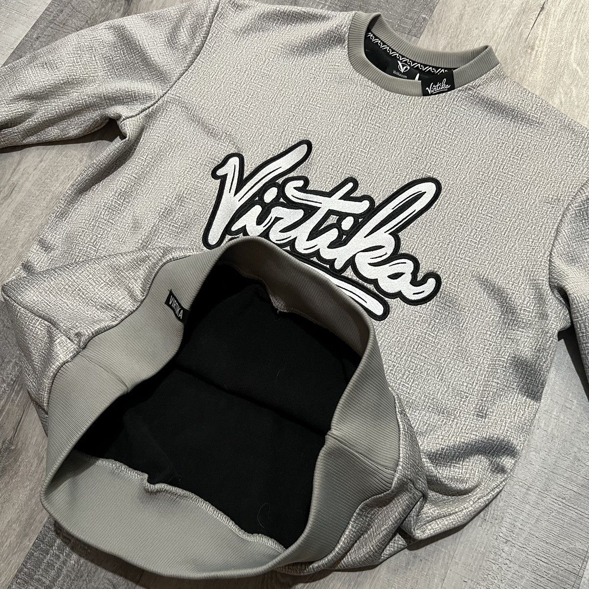 Other Virtika Silver Embroidered Script Logo Ski Sweatshirt Size US S / EU 44-46 / 1 - 4 Thumbnail