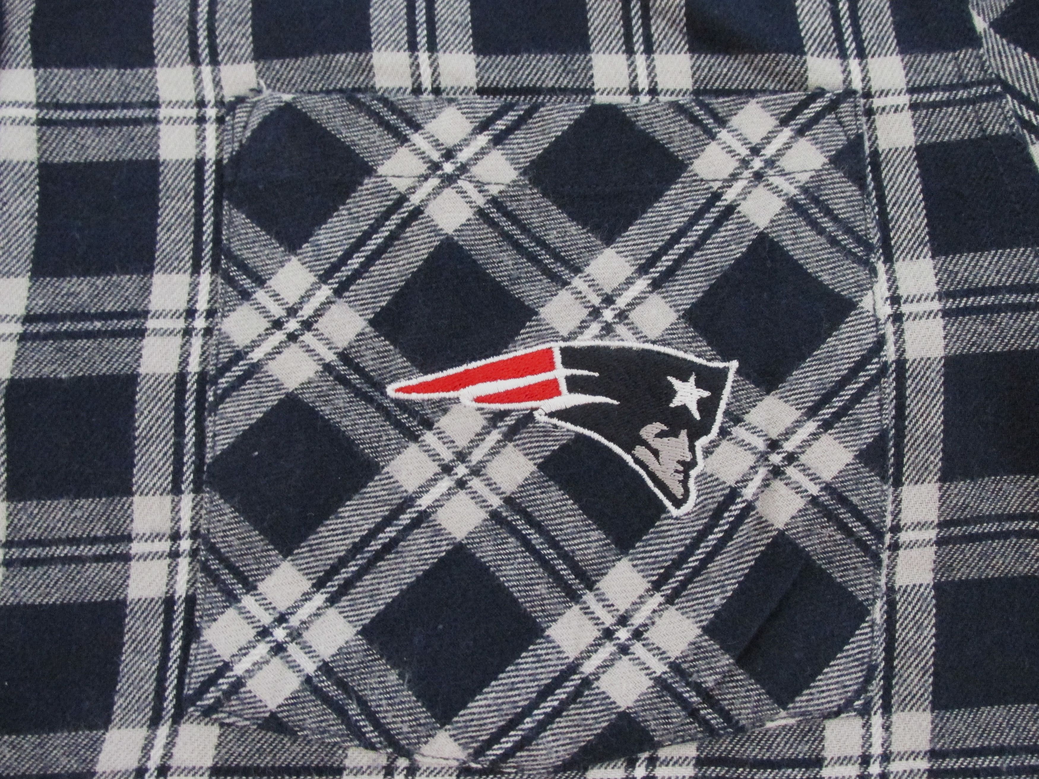 NFL NFL New England Patriots Women's FLannel Shirt Size XL Size XL / US 12-14 / IT 48-50 - 4 Thumbnail