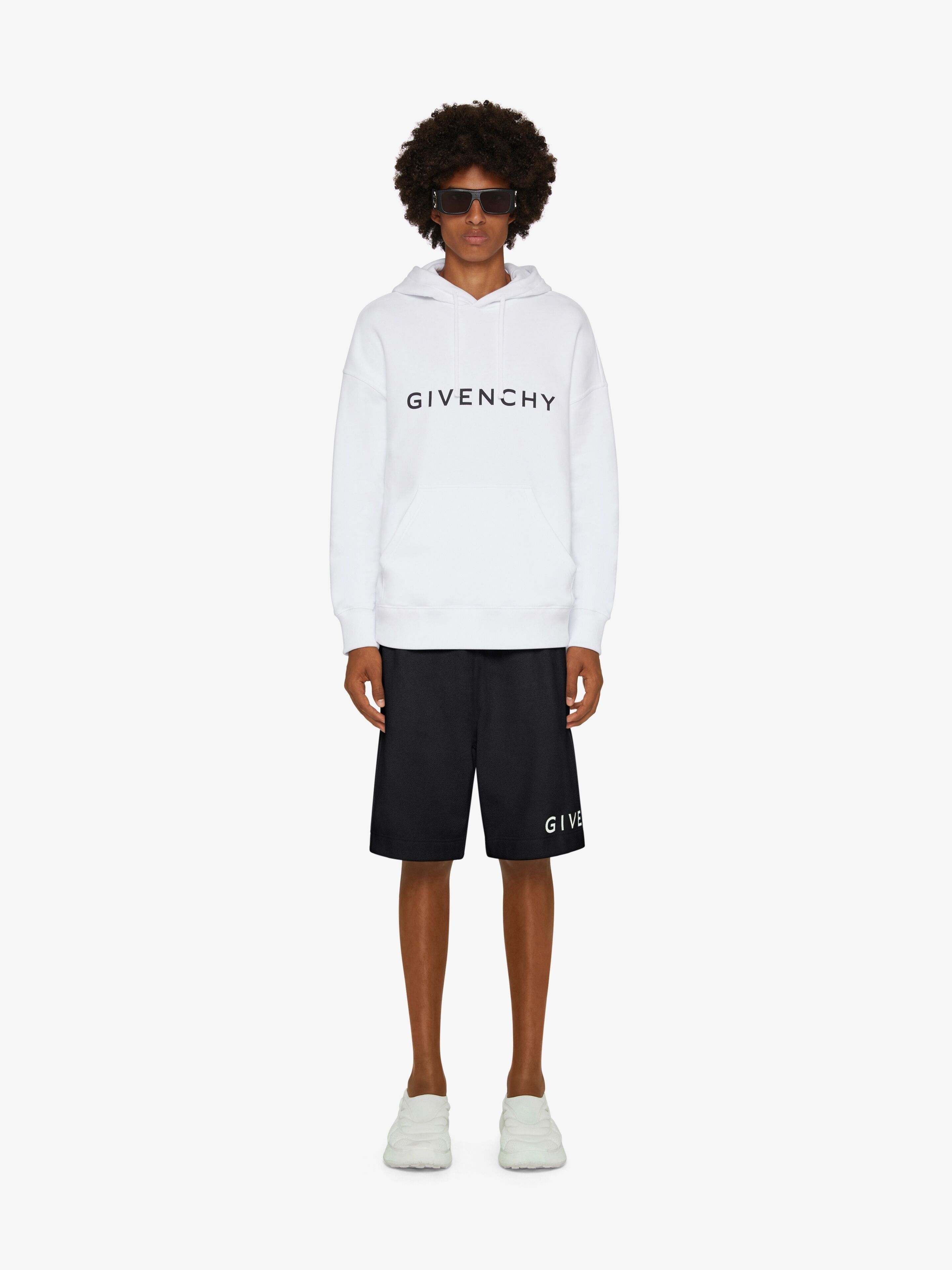 Givenchy o1srvl11e0725 Bermuda Shorts in Black Size US 34 / EU 50 - 2 Thumbnail