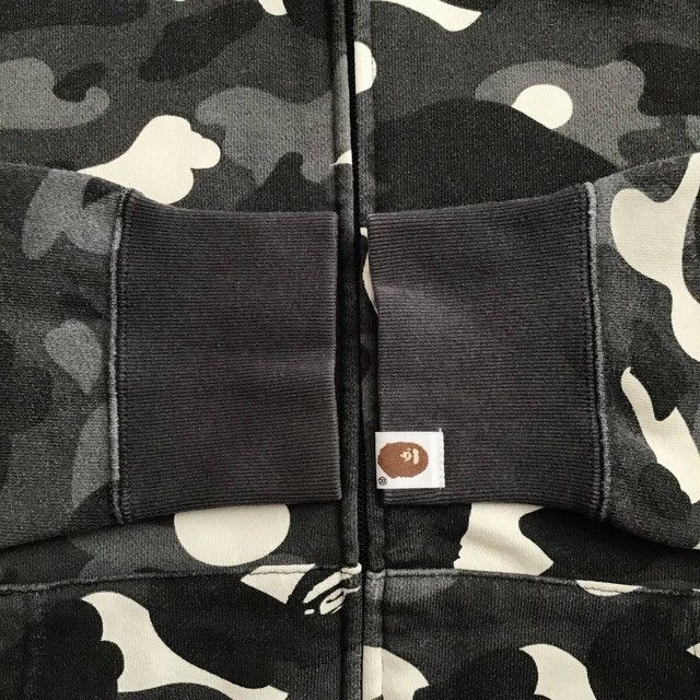Bape 💫Glow in the dark💫 BAPE City camo full zip hoodie APE Size US M / EU 48-50 / 2 - 7 Thumbnail