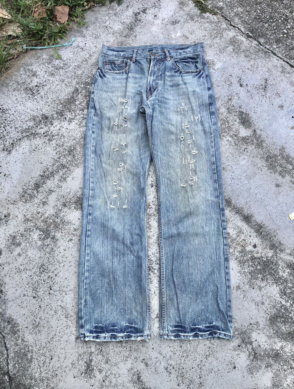 Japanese Brand JAPANESSE NYLAUS DISTRESSED DENIM Size US 30 / EU 46 - 1 Thumbnail