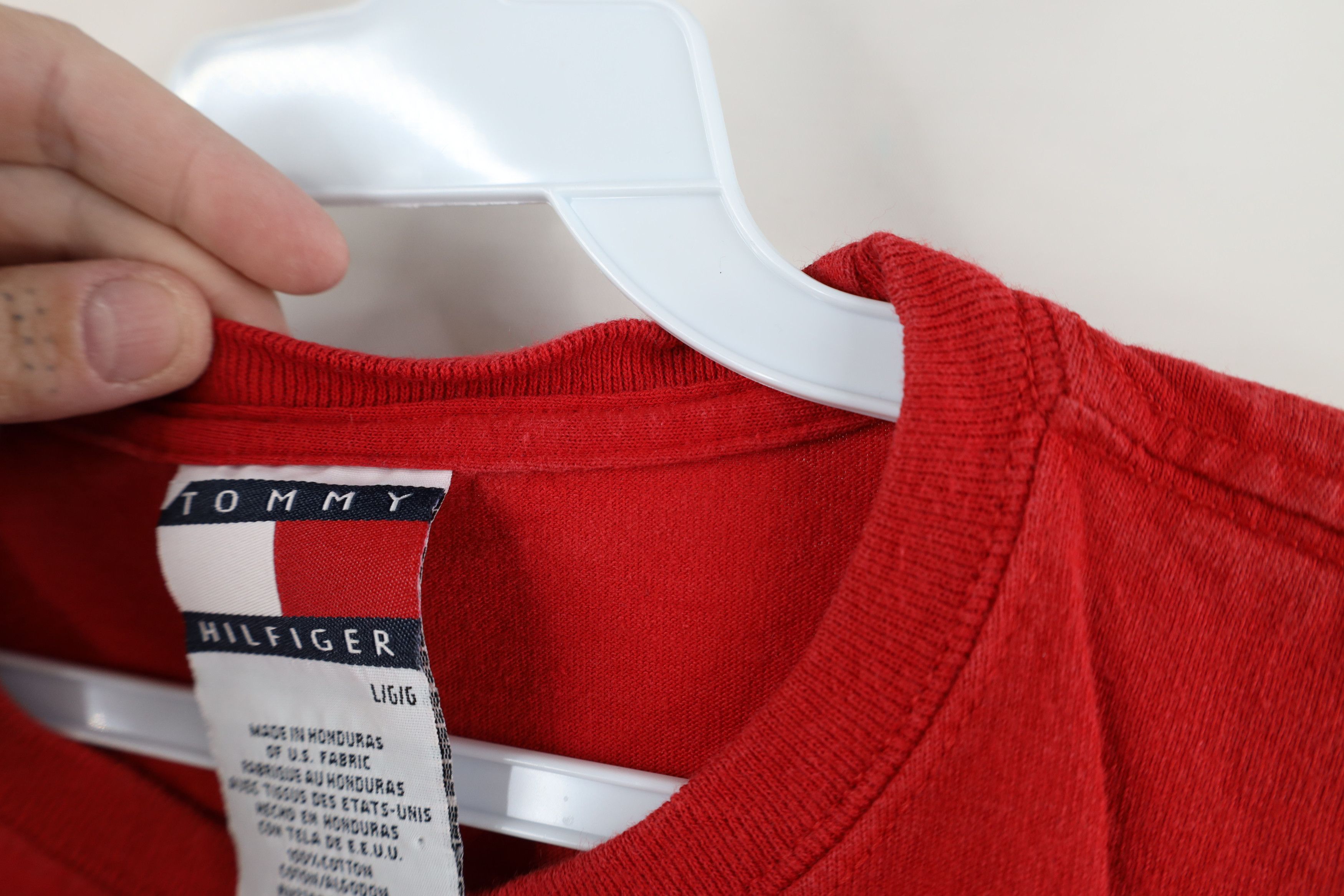 Tommy Hilfiger Vintage 90s Tommy Hilfiger Heavyweight T-Shirt Red Cotton Size US L / EU 52-54 / 3 - 6 Thumbnail