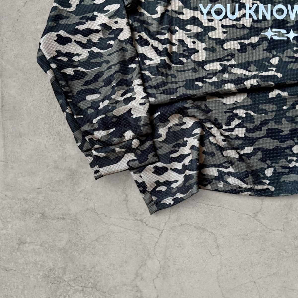 Japanese Brand Vintage style ling sleeve tshirt in camo print. Size L Size US L / EU 52-54 / 3 - 2 Thumbnail