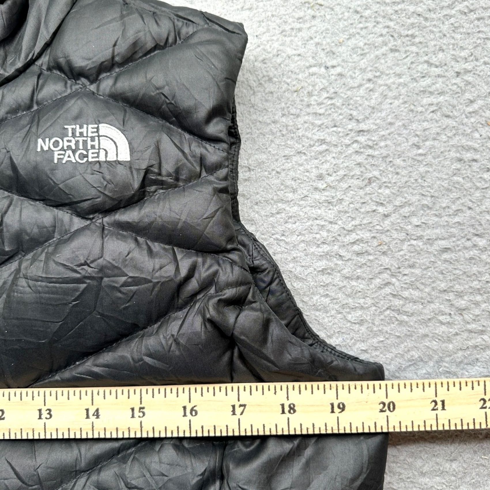 The North Face The North Face Puffer Vest Womens Medium Black 550 Down Fill Aconcagua Quilted Zip Vest Womens M Black Size M / US 6-8 / IT 42-44 - 4 Thumbnail