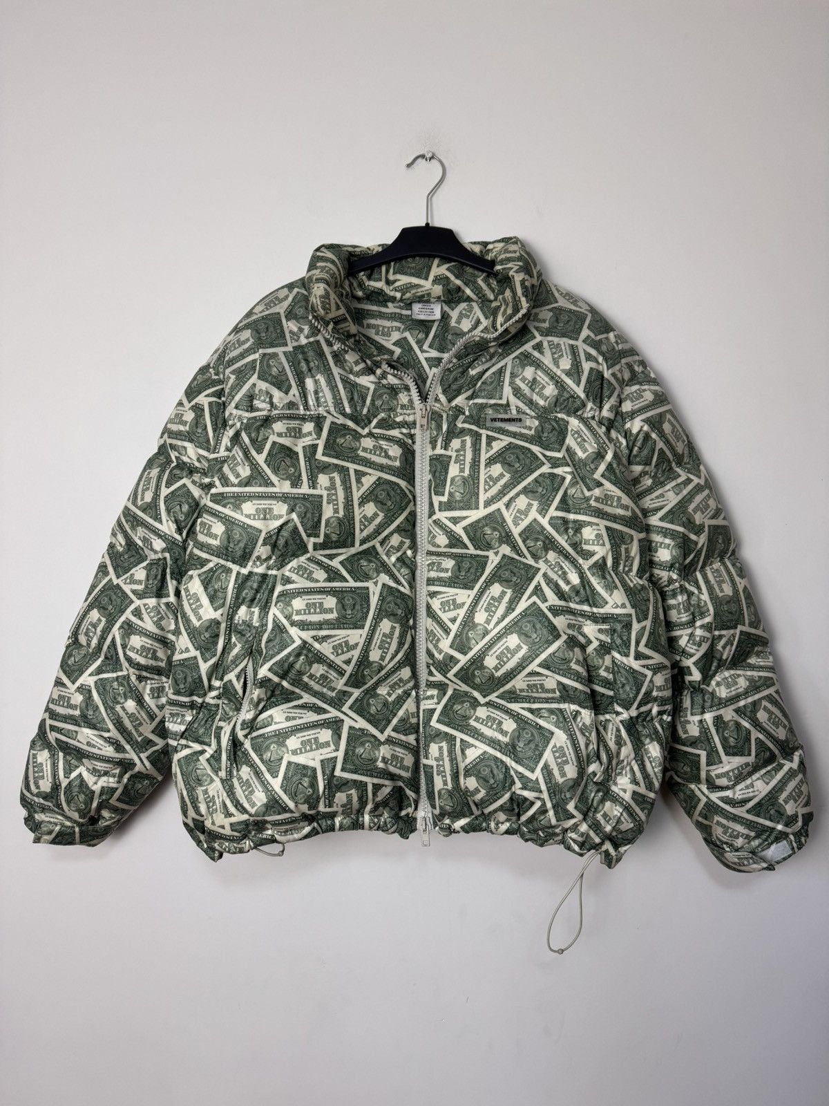 Vetements Vetements Million Dollar Print Down Puffer Jacket Luxury Size US S / EU 44-46 / 1 - 5 Thumbnail