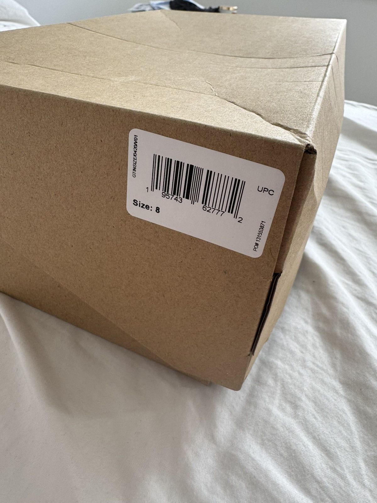 Adidas × Yeezy BNIB Yeezy Onyx Foam Rnnr Size US 8 / EU 41 - 10 Thumbnail