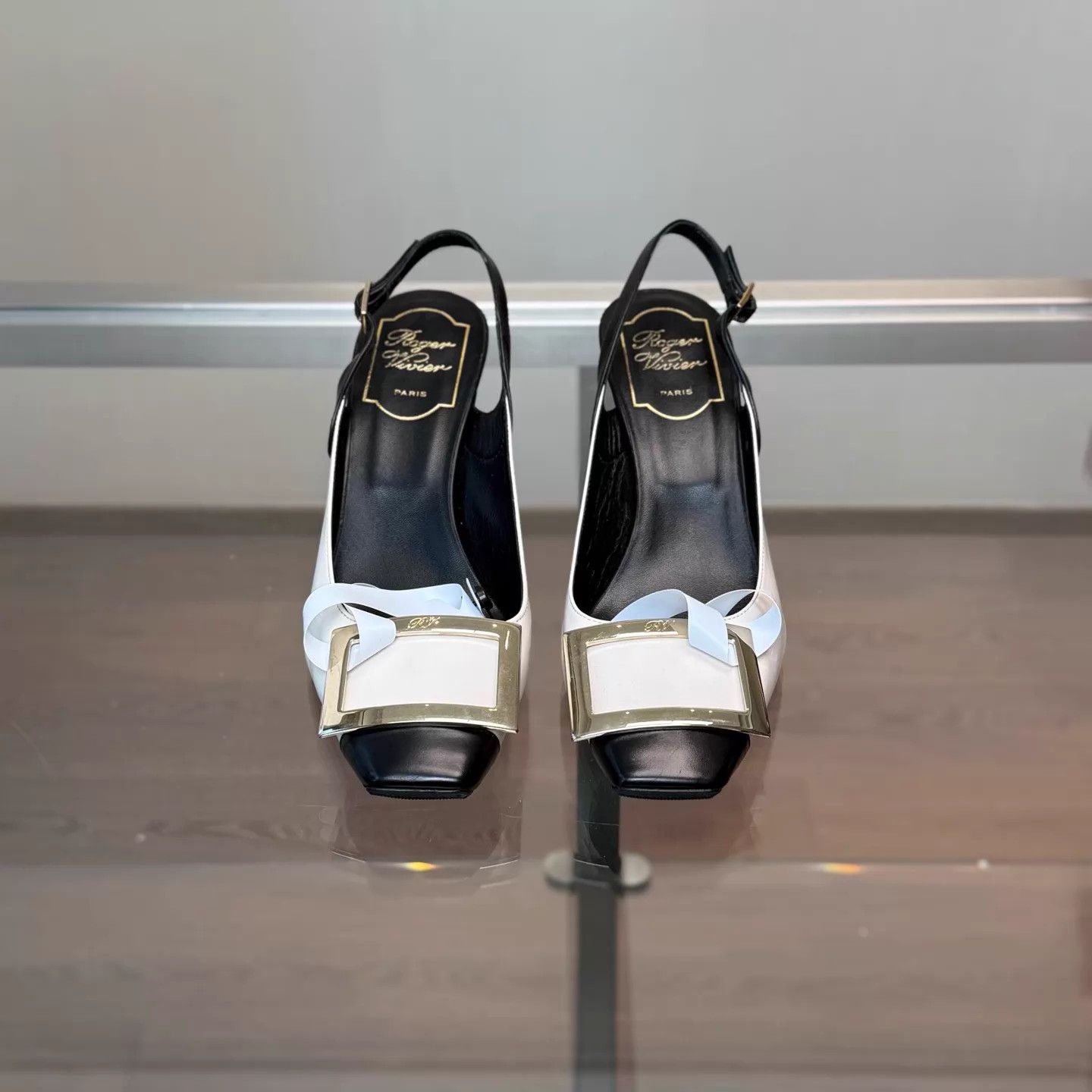 Roger Vivier Roger Vivier Black & White Square Buckle Pumps Women's 37 Size US 6.5 / IT 36.5 - 3 Thumbnail
