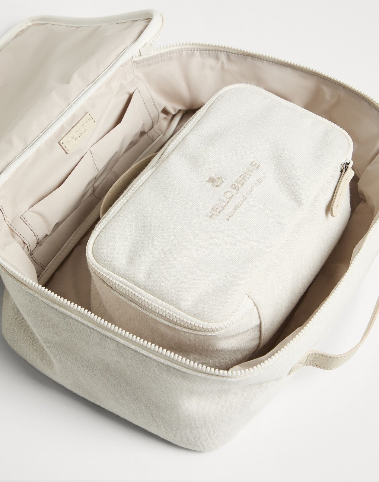 Brunello Cucinelli o1la1rc1a0326 Size: OS / Travel Bag in White Size ONE SIZE - 2 Thumbnail
