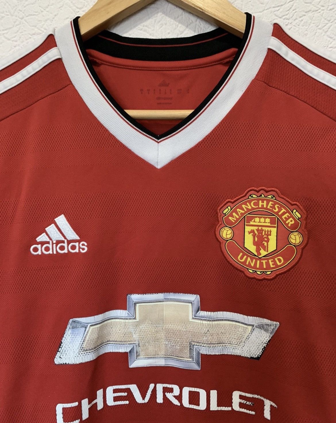 Adidas MANCHESTER UNITED ADIDAS 2015/2016 AWAY KIT SOCCER JERSEY Size US S / EU 44-46 / 1 - 2 Thumbnail