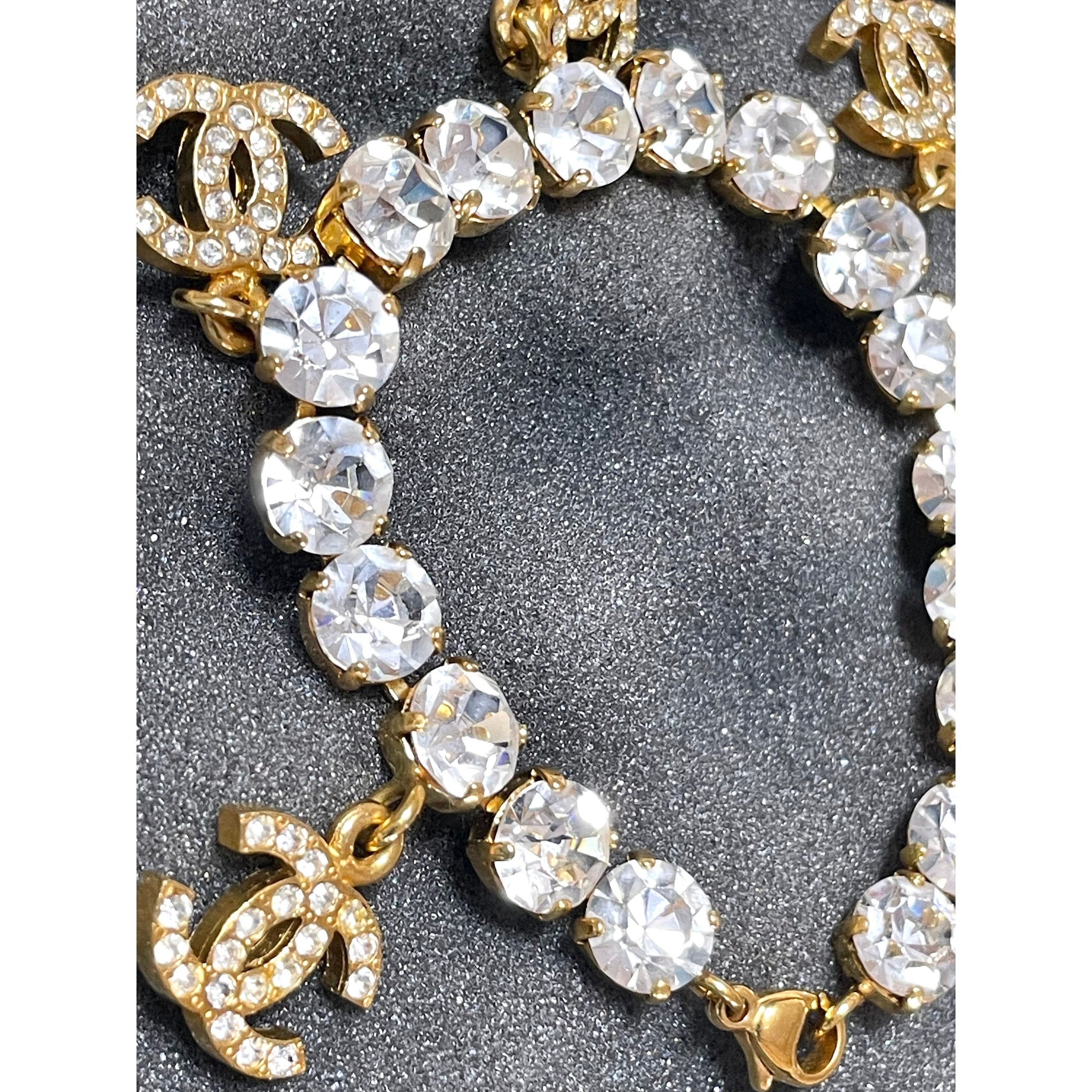 Chanel Vintage Chanel bracelet with crystal and CC charms. Size ONE SIZE - 7 Thumbnail