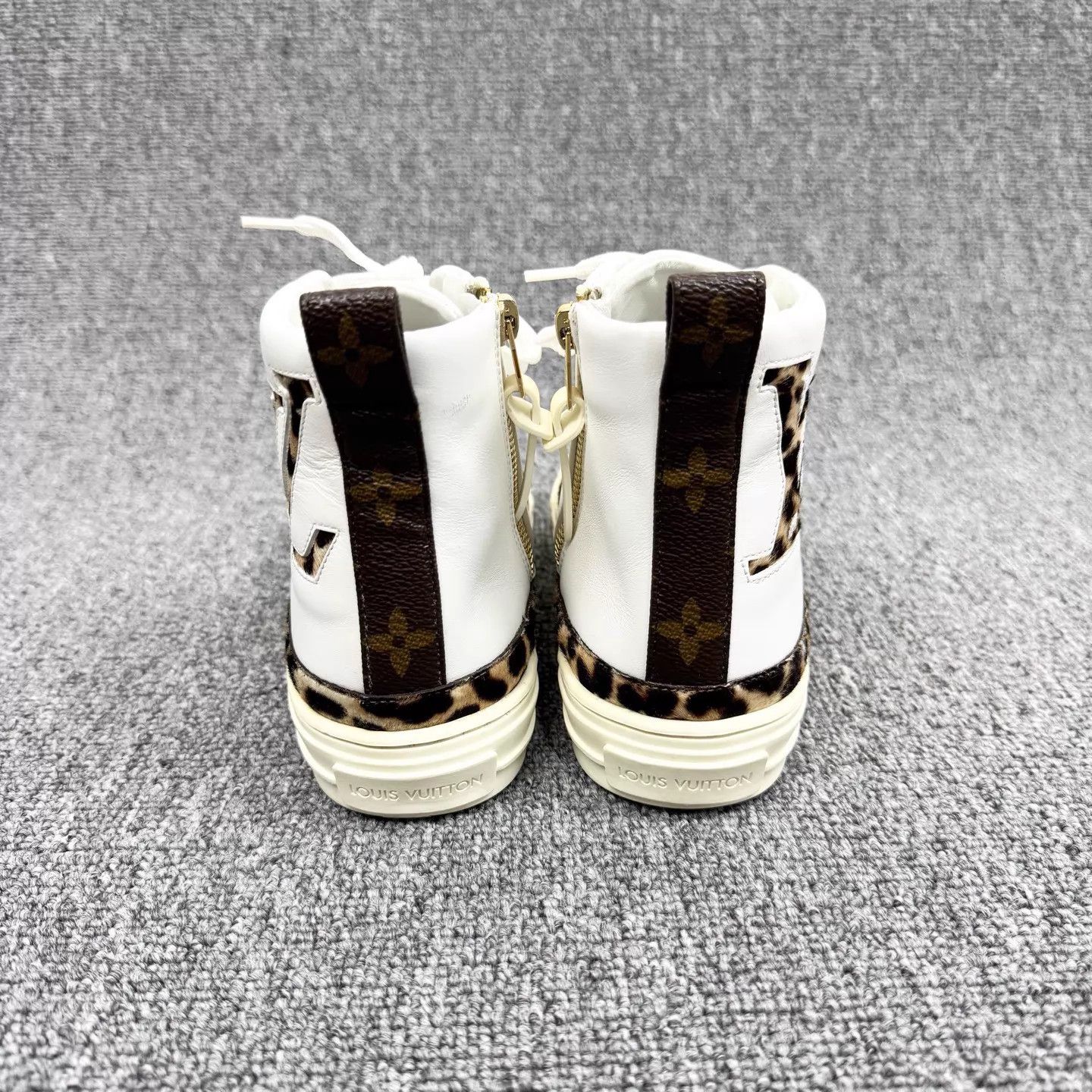 Louis Vuitton LV Stellar Leopard-Monogram Sneakers Women's 36.5 Size US 6 / IT 36 - 4 Thumbnail