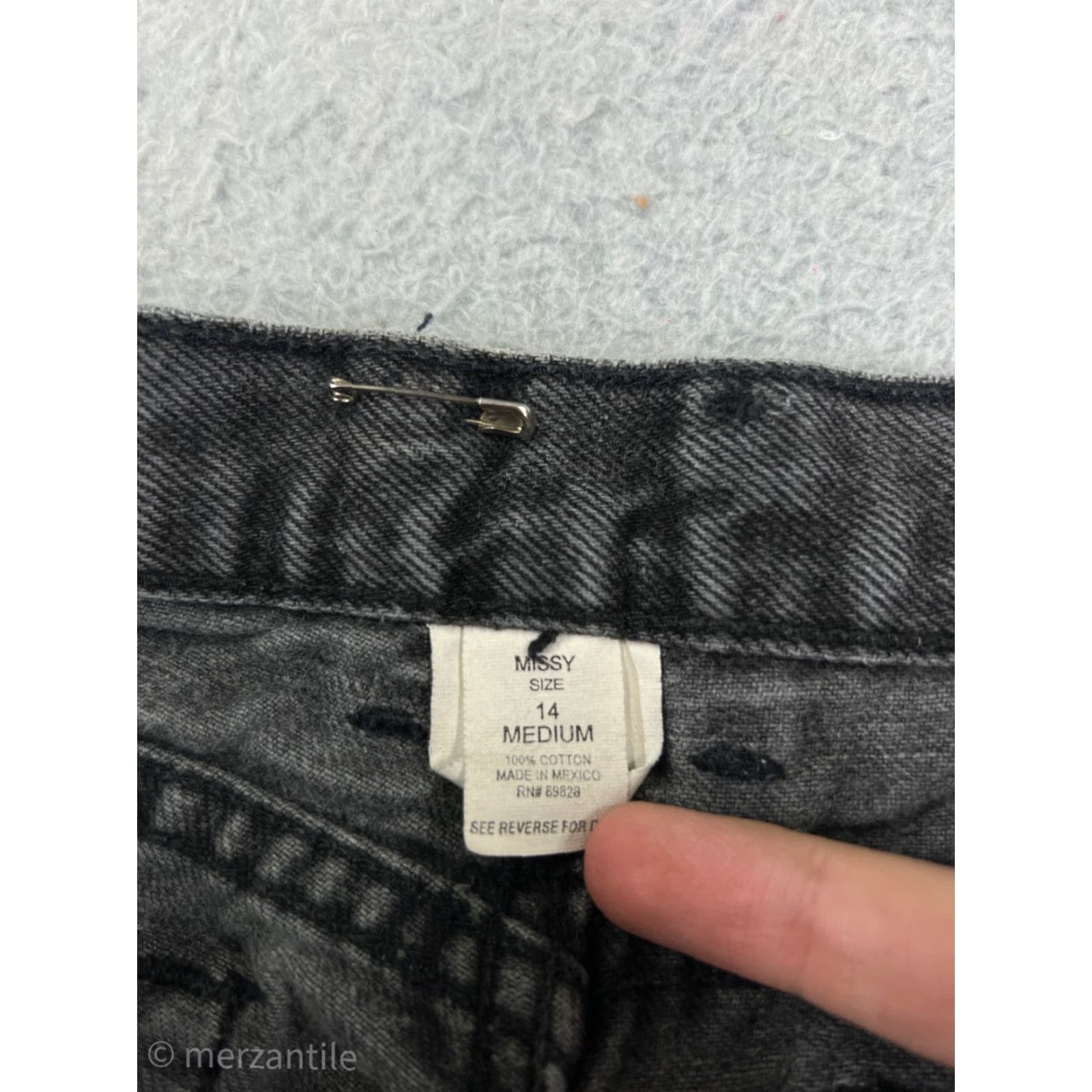 Gloria Vanderbilt VINTAGE Gloria Vanderbilt Women’s Jeans Black Denim 28W 28L High Rise Stretch Cotton Blend 5-Pocket Design Tapered 14 Regular Womens Jeans Size 36" / US 14 / IT 50 - 3 Thumbnail