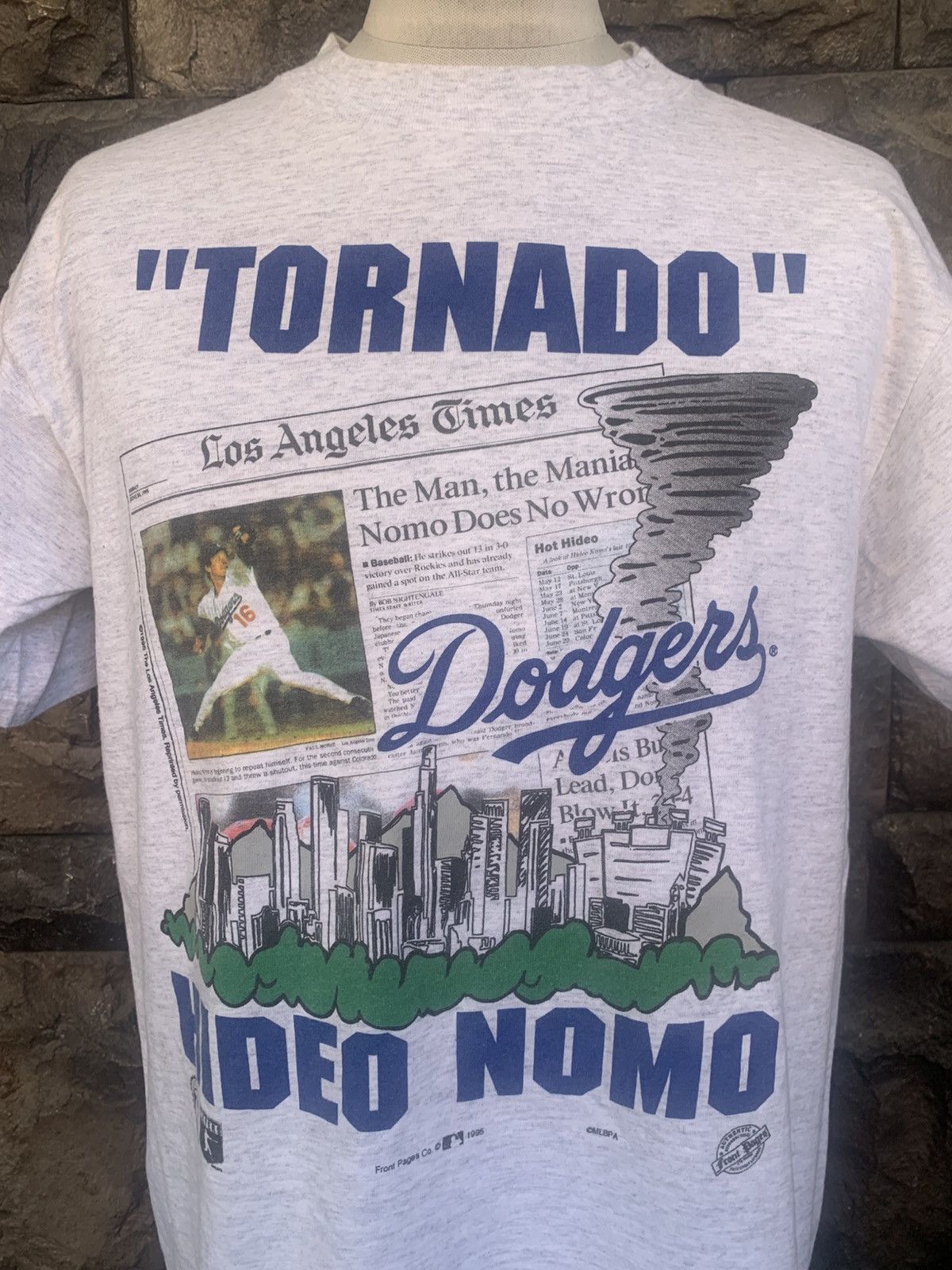 MLB Vintage 90s Dodgers MLB Front Pages Hideo Nomo T shirt Size US L / EU 52-54 / 3 - 2 Thumbnail