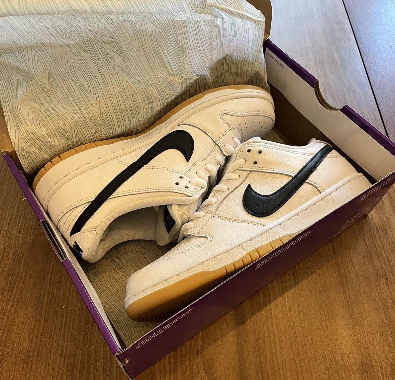 Nike Nike sb dunk low white gum Size US 10.5 / EU 43-44 - 4 Thumbnail
