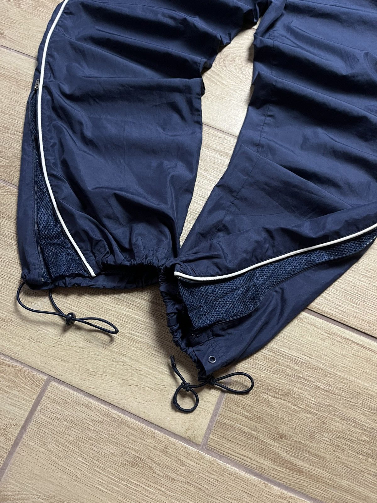 Nike Vintage Nike Nylon Logo Truck Pants Y2K 00’s Size S Size US 30 / EU 46 - 5 Thumbnail