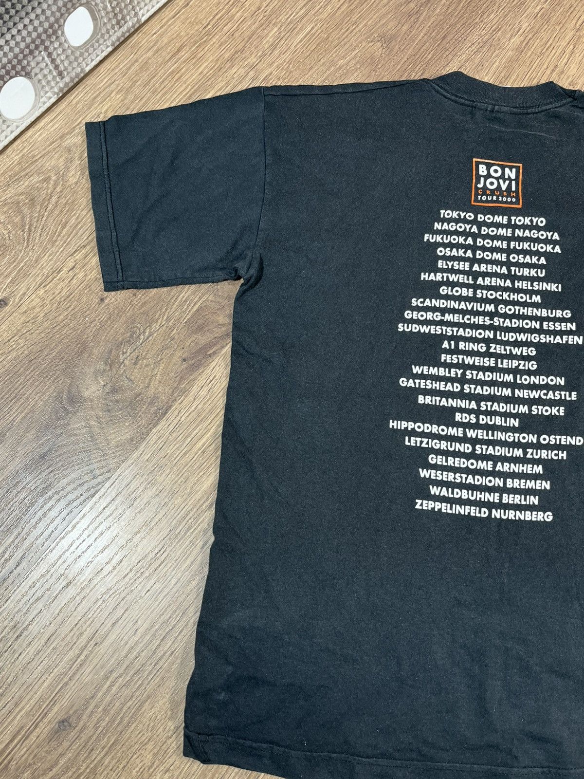 Band Tees Vintage 2000s Bon Jovi Crush Tour T Shirt Size US L / EU 52-54 / 3 - 8 Thumbnail