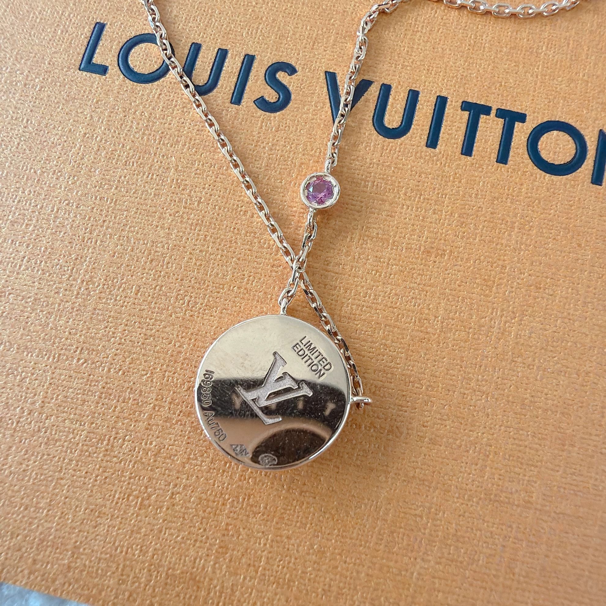 Louis Vuitton LV Pink 4-Leaf Clover Sapphire Necklace 5273 Size ONE SIZE - 3 Thumbnail