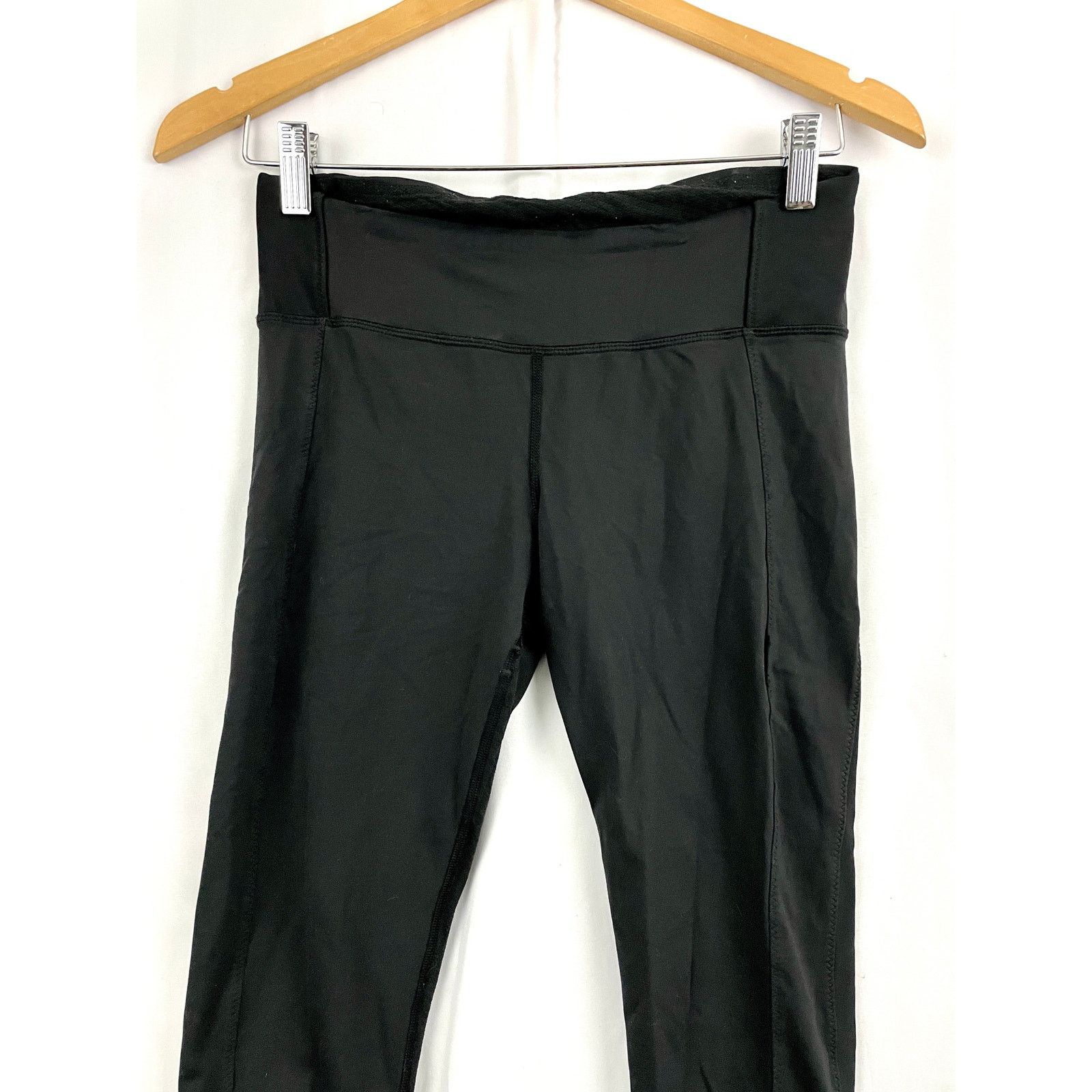 Lululemon Lululemon Black Capri Leggings Womens Sz 6 Dual Back Pockets Size 28" / US 6 / IT 42 - 5 Thumbnail