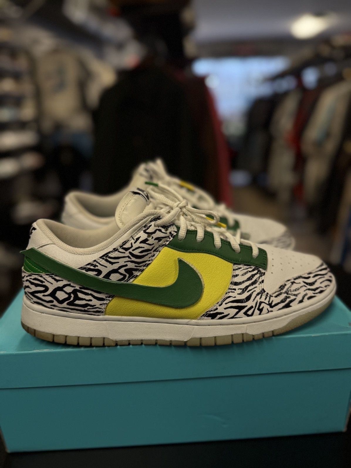 Nike Nike Dunk Low Doernbecher Size 11.5 W/ Box Size US 11.5 / EU 44-45 - 1 Thumbnail