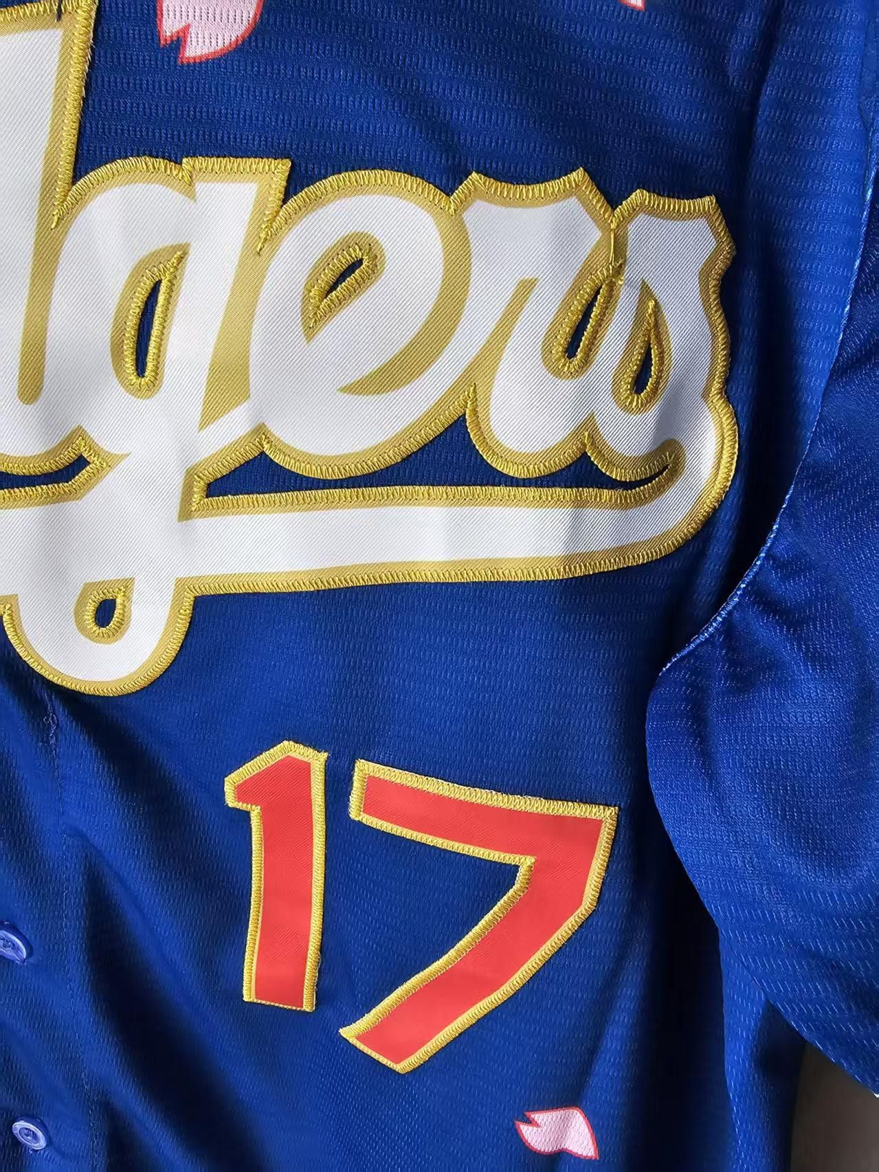 MLB Los Angeles Dodgers 17 Shohei Ohtani Jersey M Size US S / EU 44-46 / 1 - 4 Thumbnail