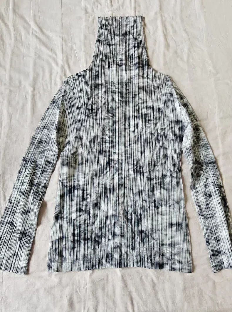 Issey Miyake Issey Miyake Black White Striped Turtleneck T-Shirt Size L / US 10 / IT 46 - 1 Thumbnail