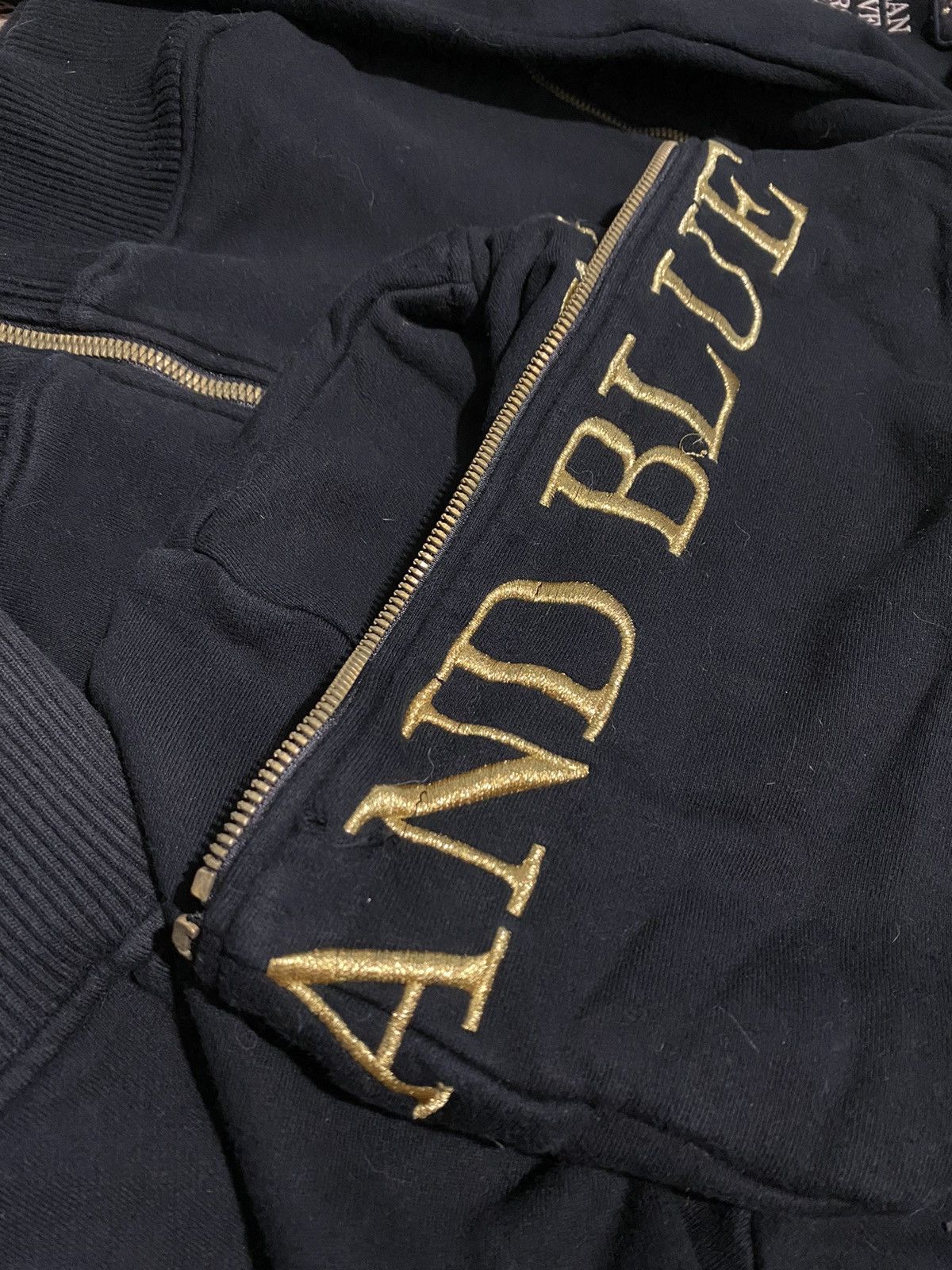 Japanese Brand removable fur Beach Sound embroidery fur hoodie Size US L / EU 52-54 / 3 - 16 Thumbnail