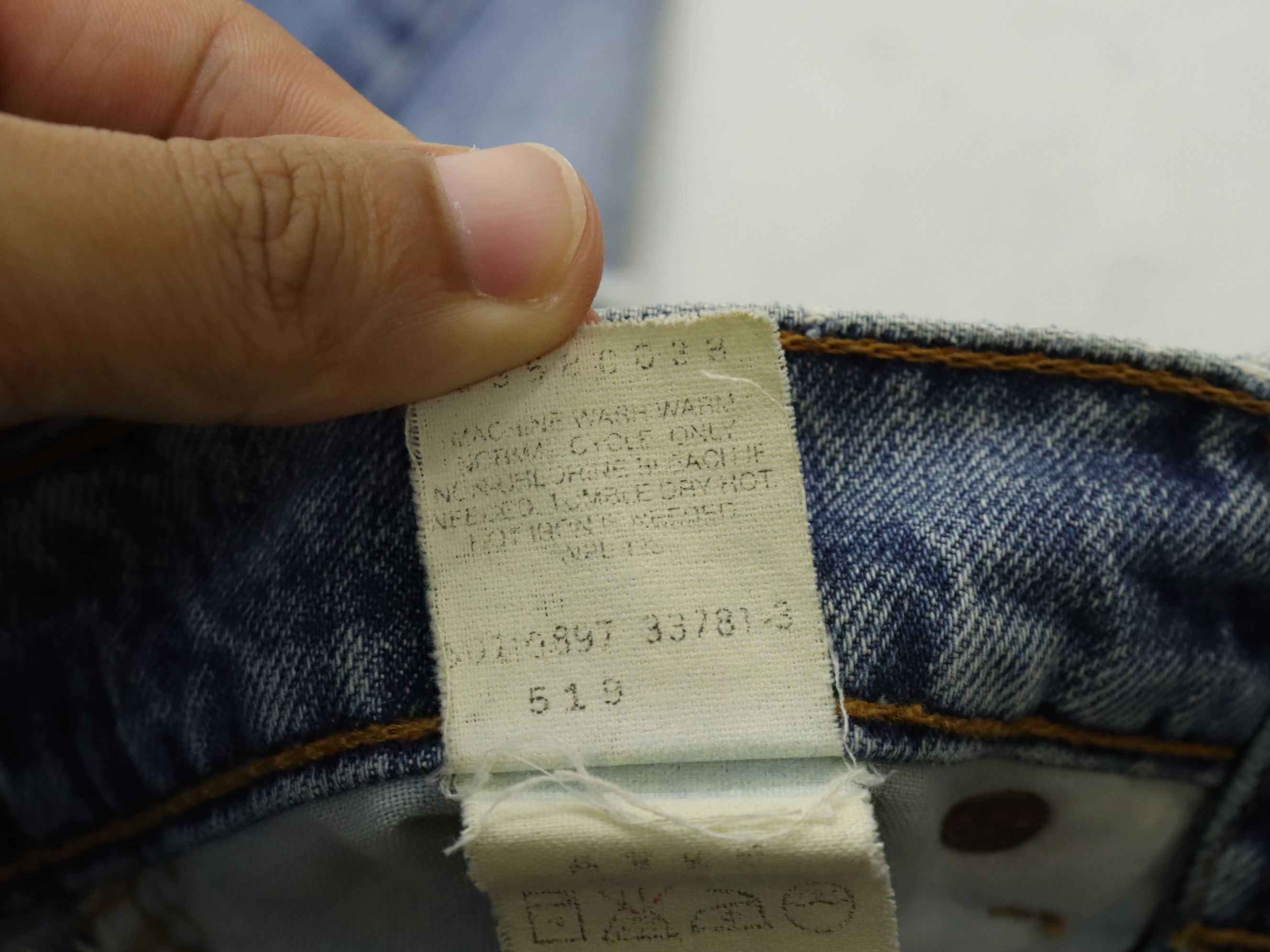 Vintage Levis 519 Distressed Seasoned Denim Jeans