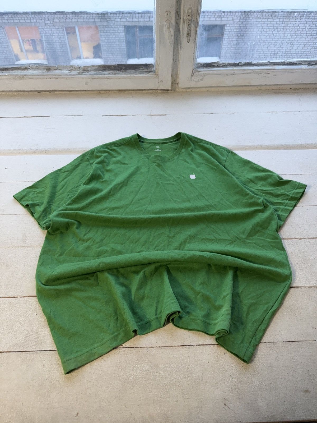 Apple 00s Apple Green Logo Minimal Corporate Promo T-Shirt XL Size US XL / EU 56 / 4 - 1 Thumbnail