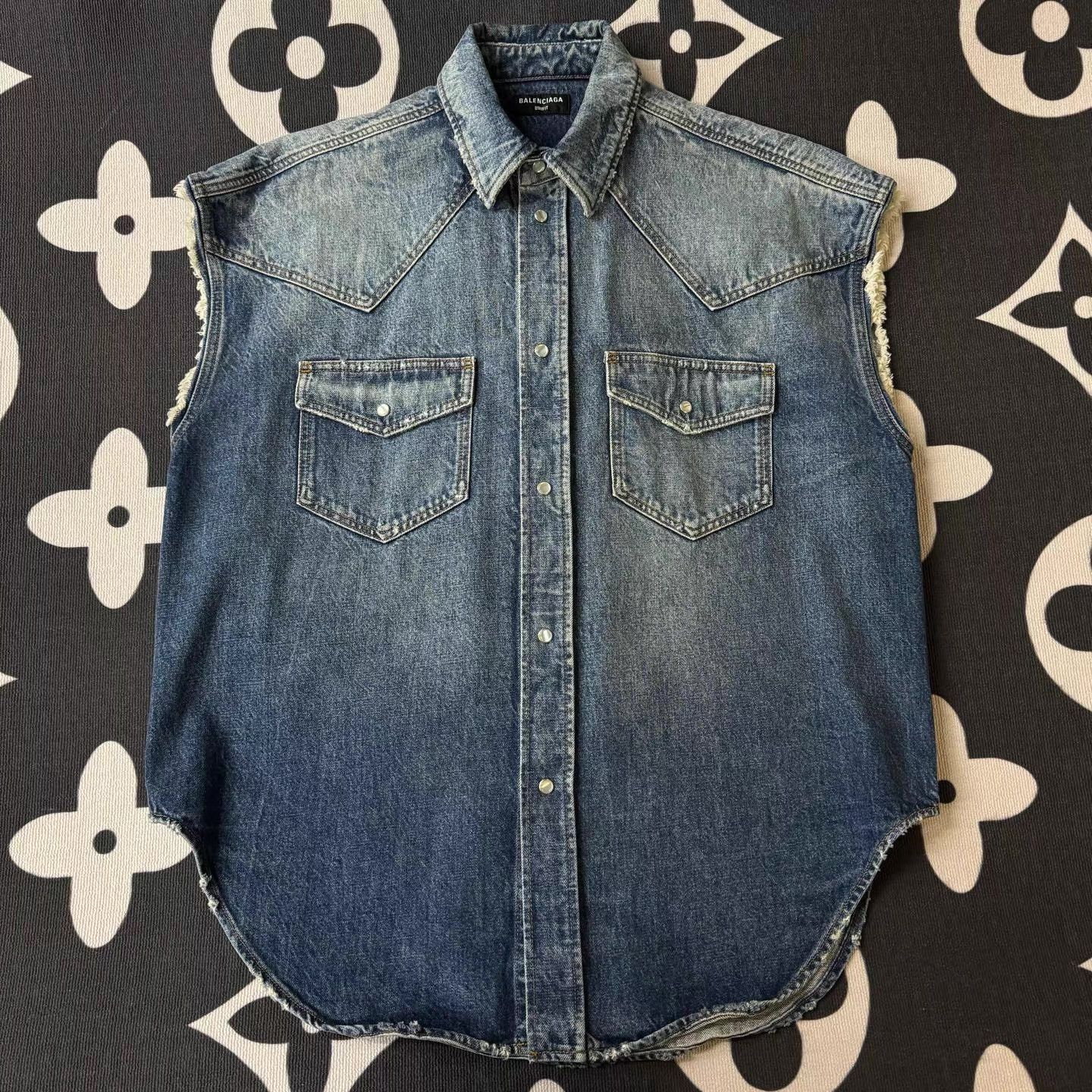 Balenciaga Blue Denim Sleeveless Button-Up Shirt Size US XS / EU 42 / 0 - 1 Thumbnail