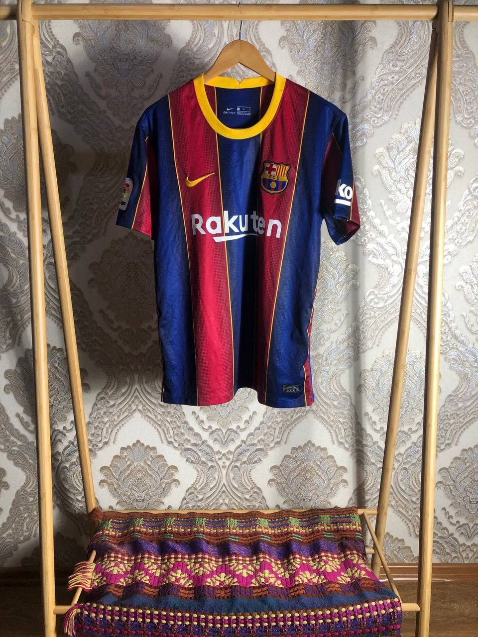 Nike VINTAGE NIKE FC BARCELONA SPAIN SOCCER JERSEY RETRO Y2K 90s Size US L / EU 52-54 / 3 - 2 Thumbnail