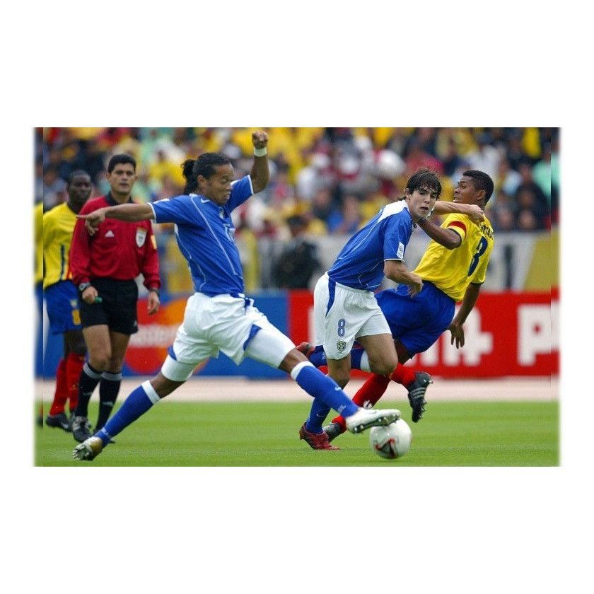 Nike Ronaldinho Nike Brazil 2004 Away Soccer Jersey M Size US M / EU 48-50 / 2 - 7 Thumbnail