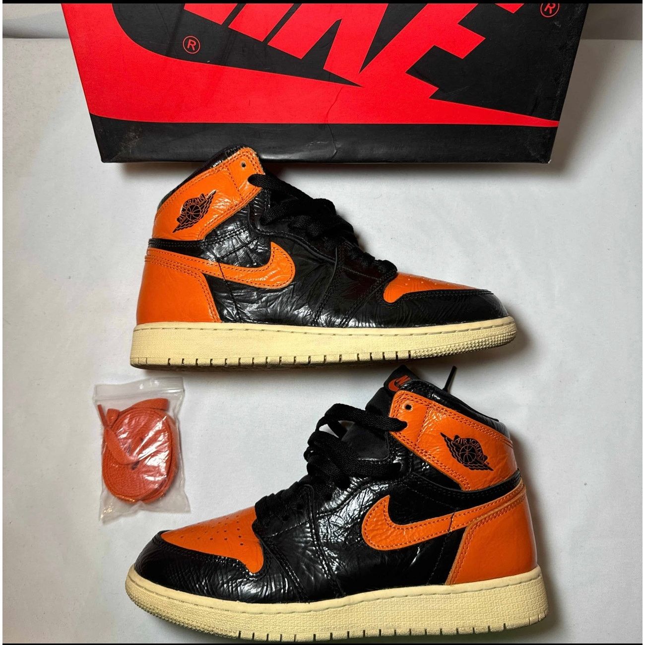 Jordan Brand × Nike Size 6 Air Jordan 1 Retro High OG GS Shattered Backboard 3.0 Size US 6 / EU 39 - 2 Thumbnail