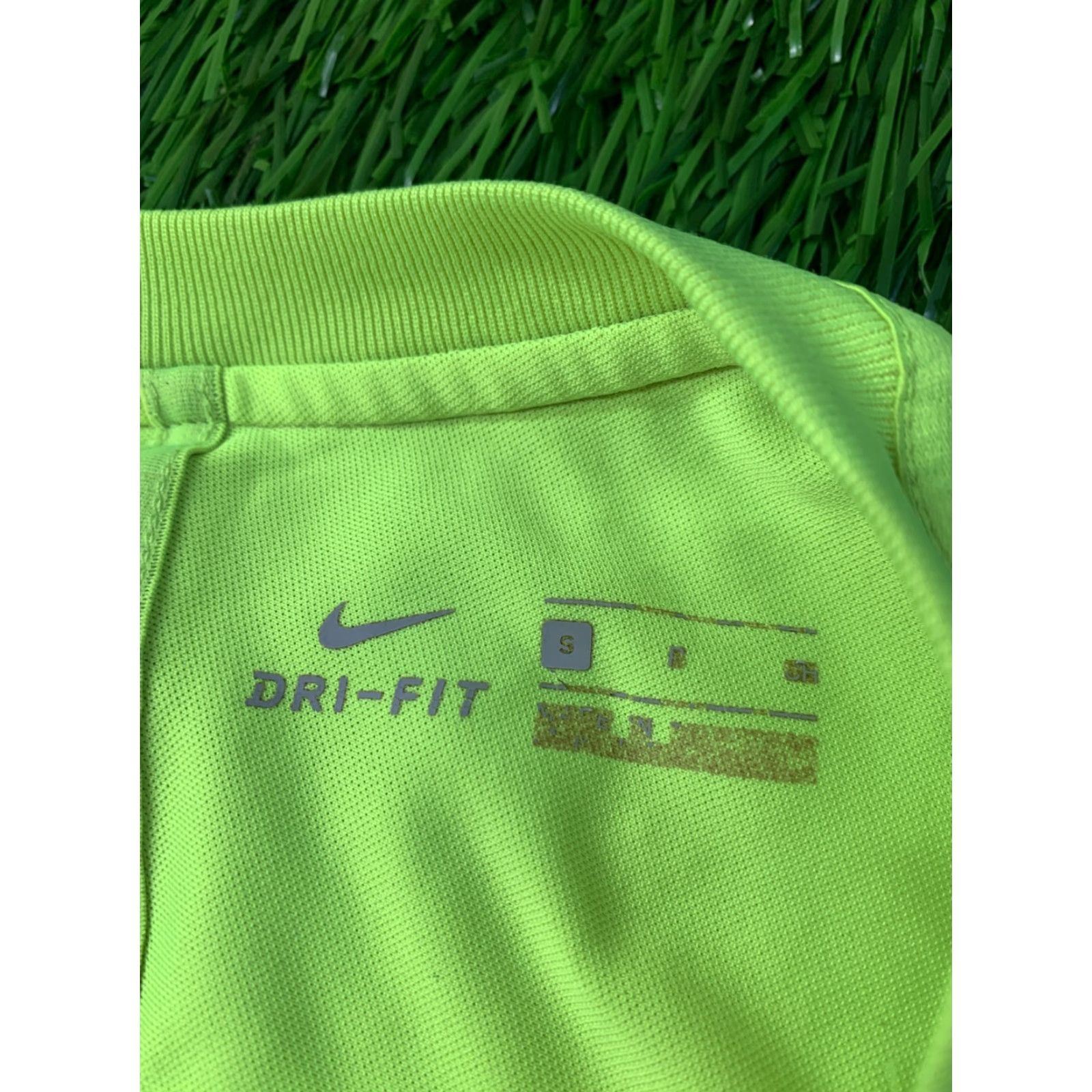 Nike Nike Squad Dri-Fit Original 2018 Men Football Soccer Shirt Jersey Tee Size S Neon Short Sleeve Regular 100% Polyester Football Nike Dri-FIT Mens Shirt Size US S / EU 44-46 / 1 - 4 Thumbnail