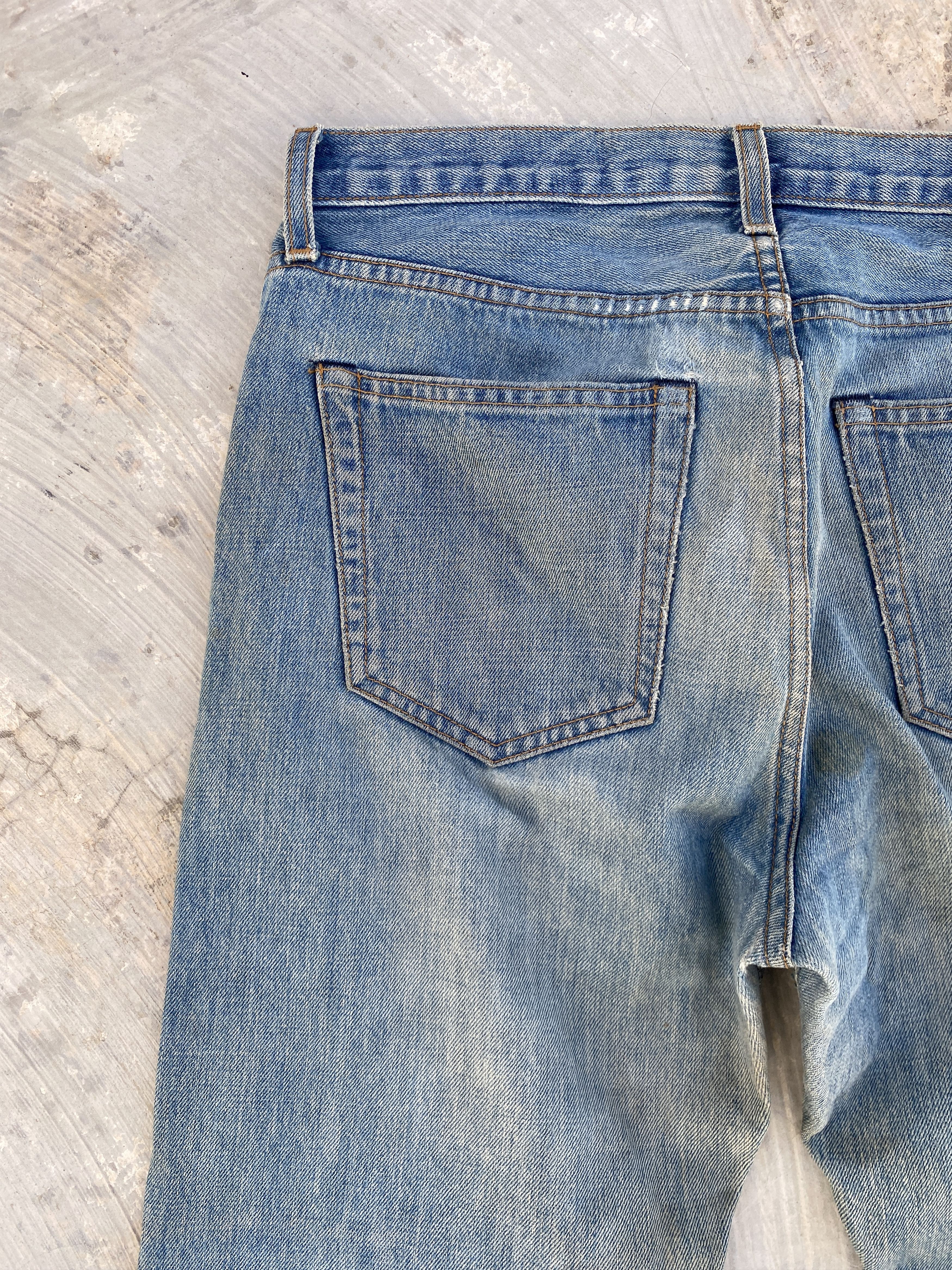 Supreme Supreme Dirty Light Wash Selvedge Jeans Size US 30 / EU 46 - 7 Thumbnail
