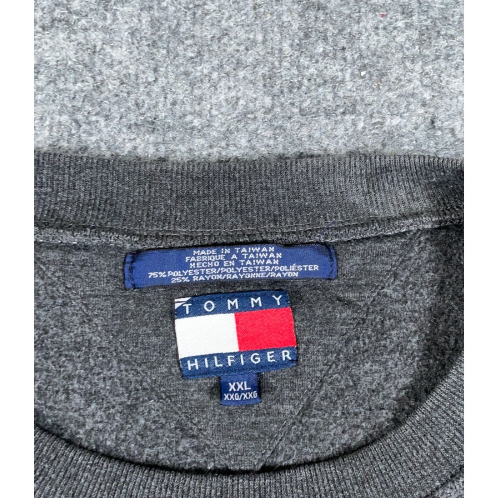Tommy Hilfiger VINTAGE Tommy Hilfiger Sweatshirt Adult 2XL Gray Red Embroidered Graphic Print 90s Retro Streetwear Mens Size US XXL / EU 58 / 5 - 3 Thumbnail