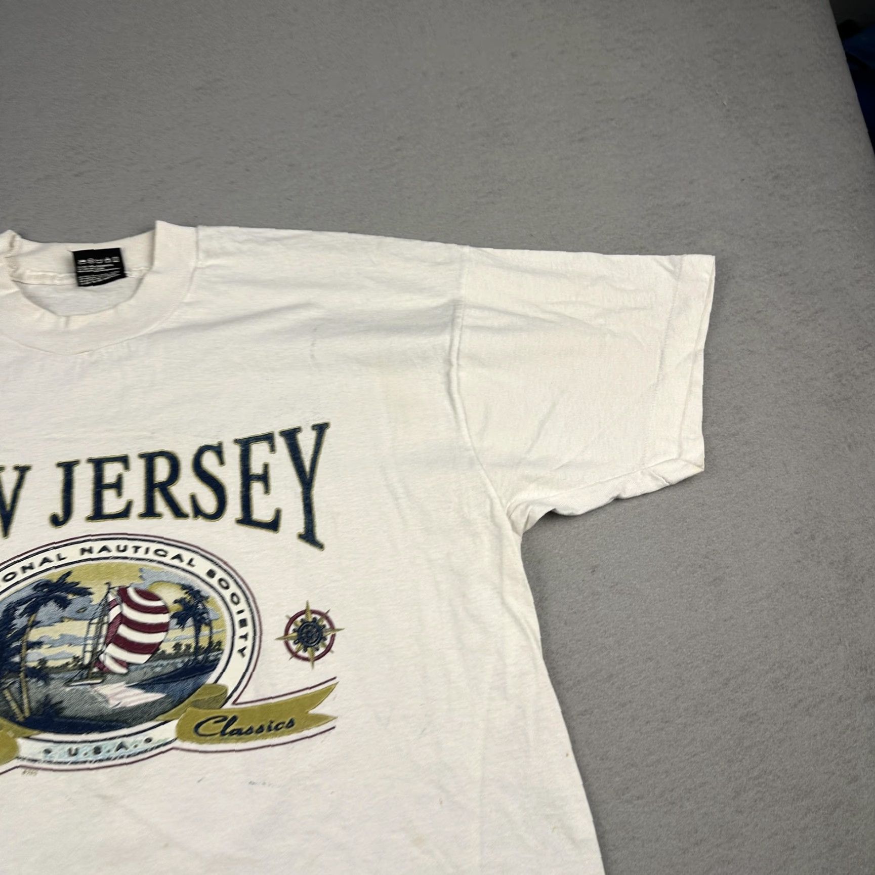 Fruit Of The Loom VINTAGE New Jersey Shirt Mens XL White Sailing Nautical Tourist Graphic 90s Size US XL / EU 56 / 4 - 5 Thumbnail