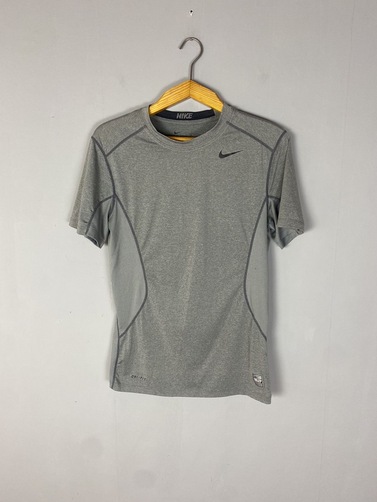 Nike Nike pro combat dri fit tee T-shirt Size US S / EU 44-46 / 1 - 1 Thumbnail