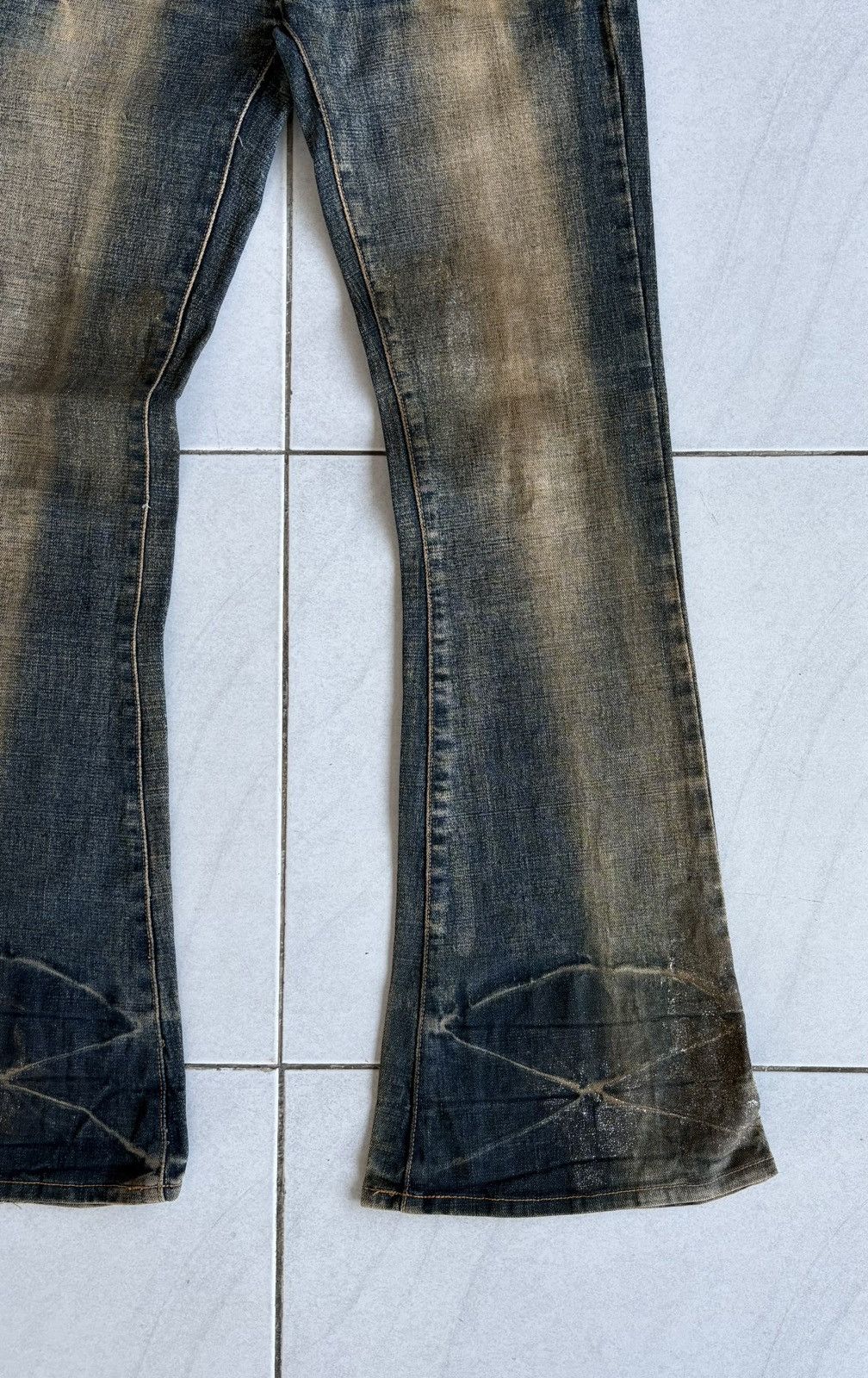 Japanese Brand Japanese High Quality Flared Jeans Distressed Denim Size US 29 - 8 Thumbnail