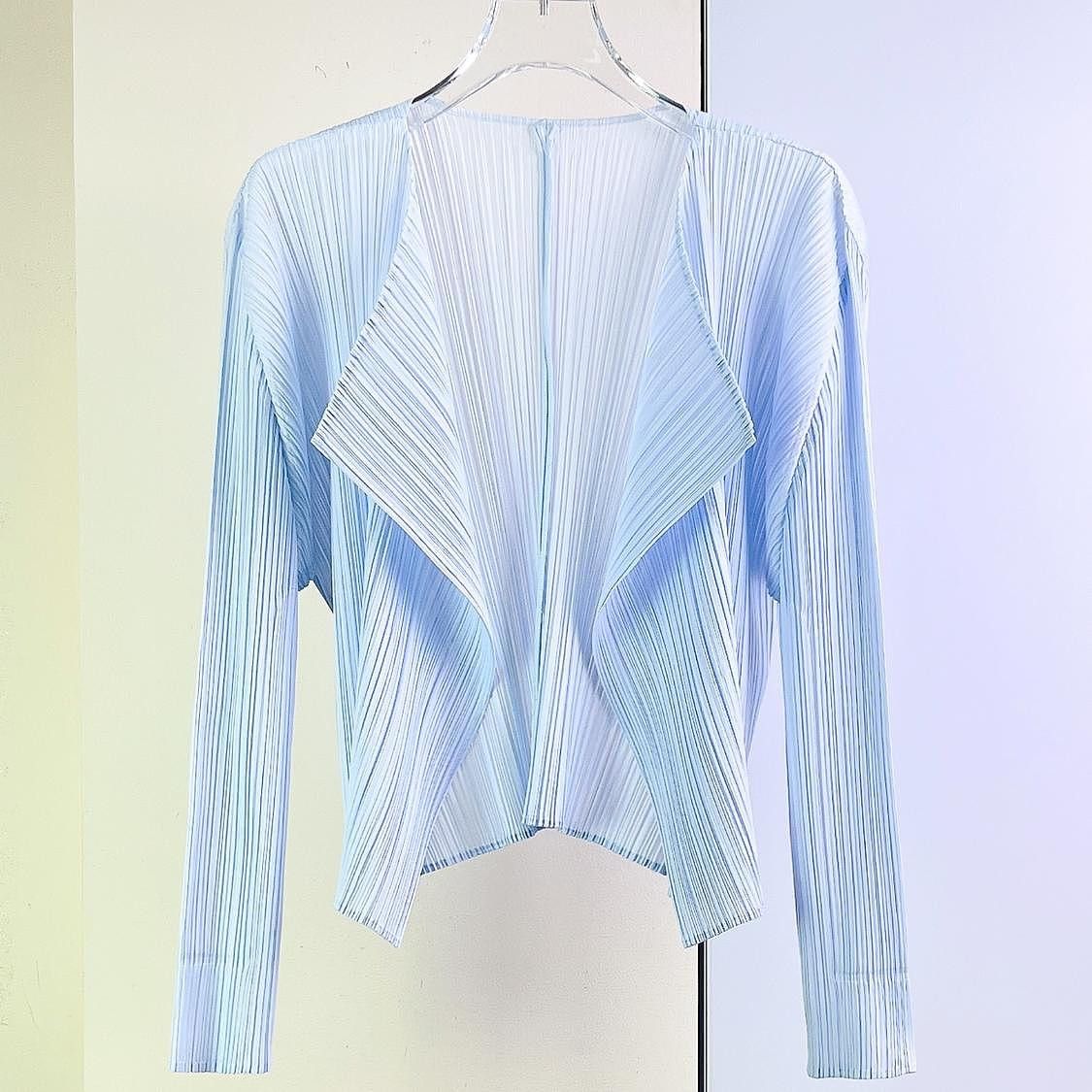 Pleats Please Issey Miyake Pleats Please Issey Miyake Blue Pleated Cardigan Size 3 Size M / US 6-8 / IT 42-44 - 1 Thumbnail