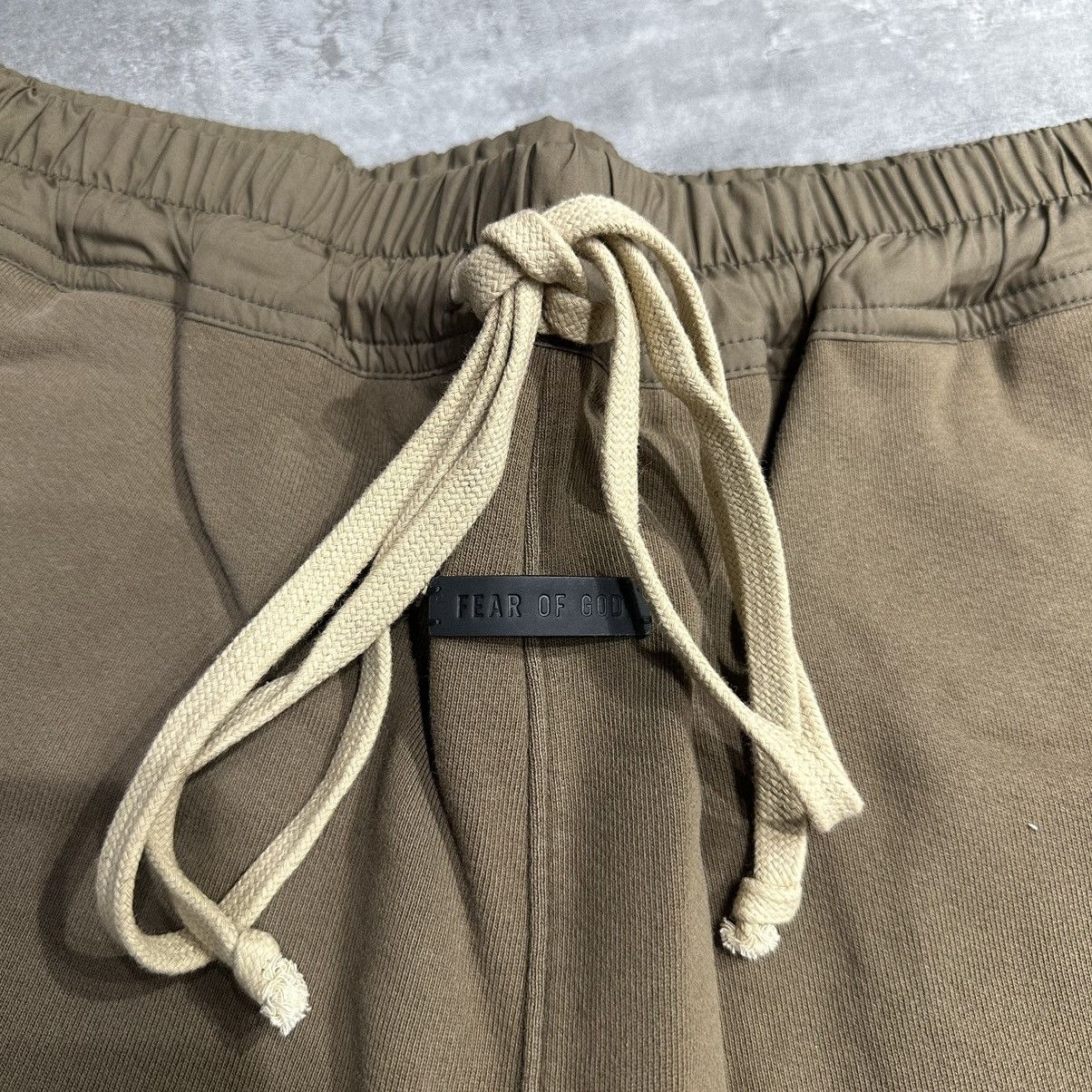 Fear of God Fear of God 7th FG7C Sweatshort - Vintage Mocha Size US 34 / EU 50 - 4 Thumbnail