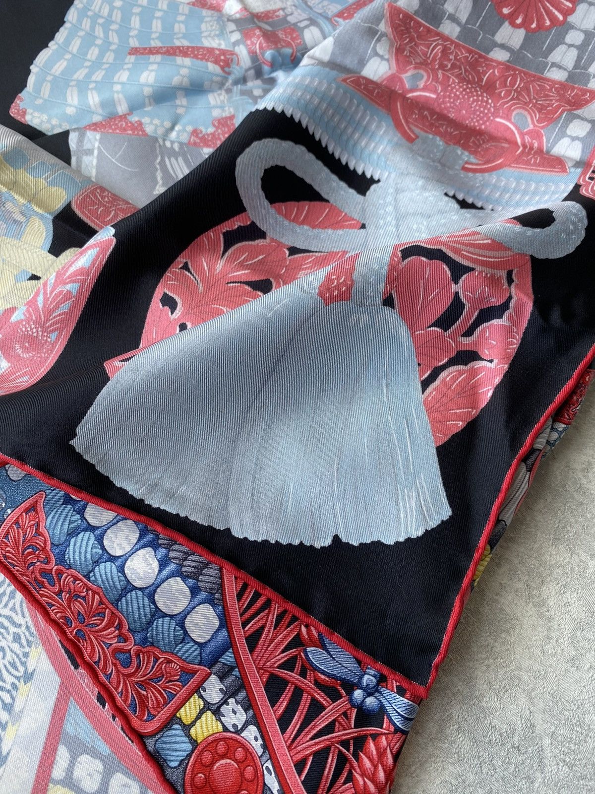 Hermes Hermes Twill Silk 90cm Parures De Samourais Scarf +BOX Size ONE SIZE - 7 Thumbnail